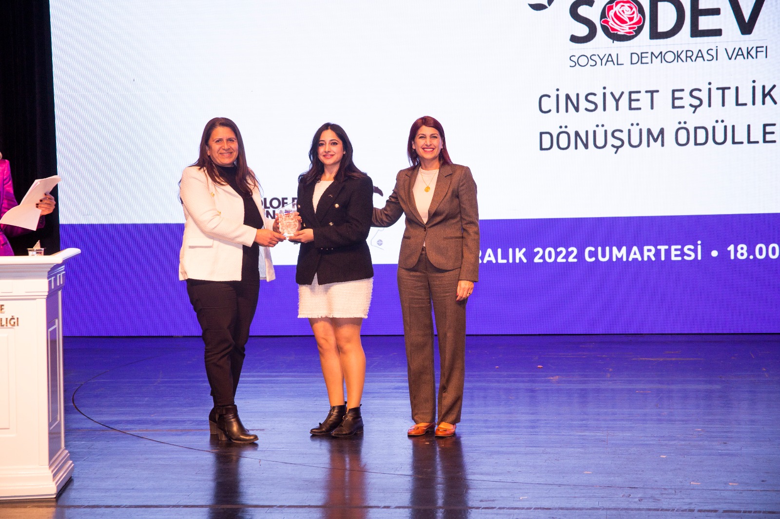 MERSİN BÜYÜKŞEHİR’İN OTOGAR DANIŞMA MERKEZİ PROJESİ ÖDÜLE LAYIK GÖRÜLDÜ Sosyal Demokrasi Vakfı (SODEV),