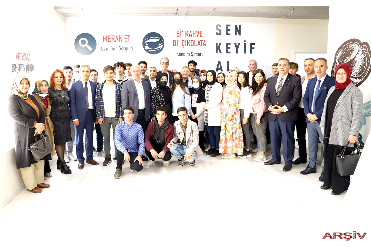 Akdeniz Belediye Başkanı M.