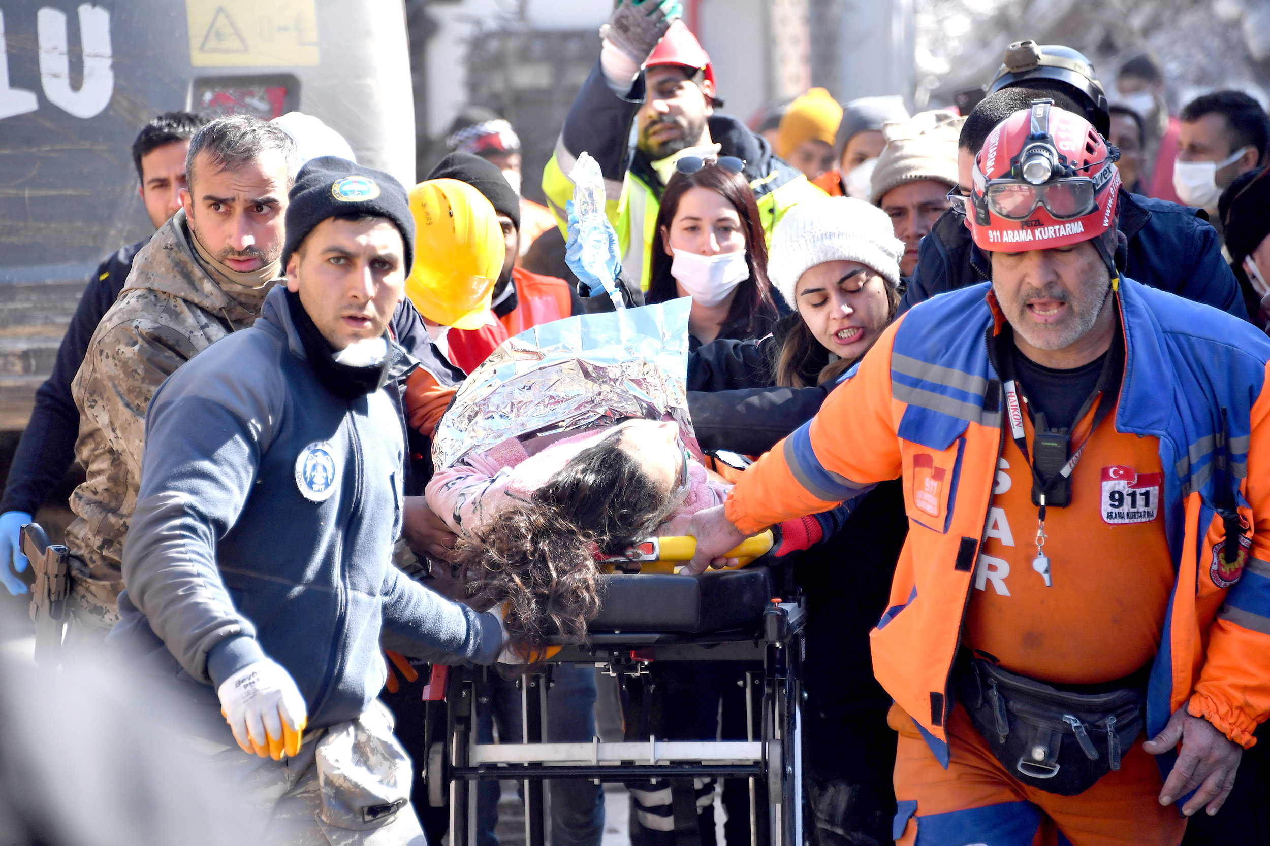 Depremin ardından hemen bölgeye