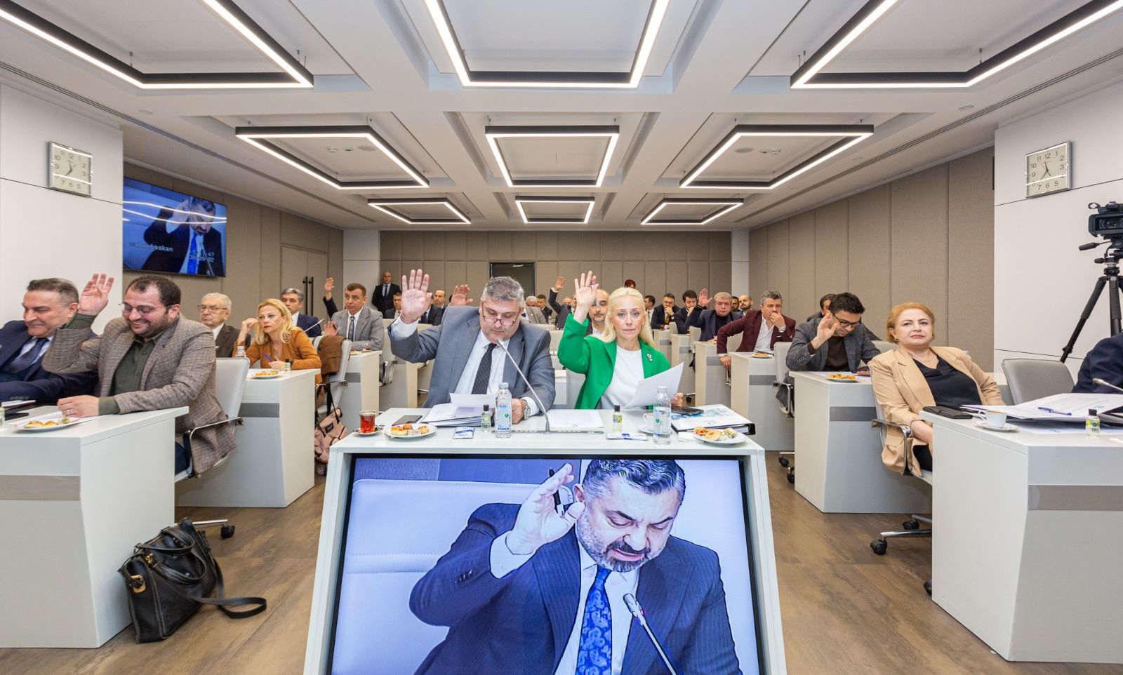 Deprem bölgesindeki gazetelere maddi