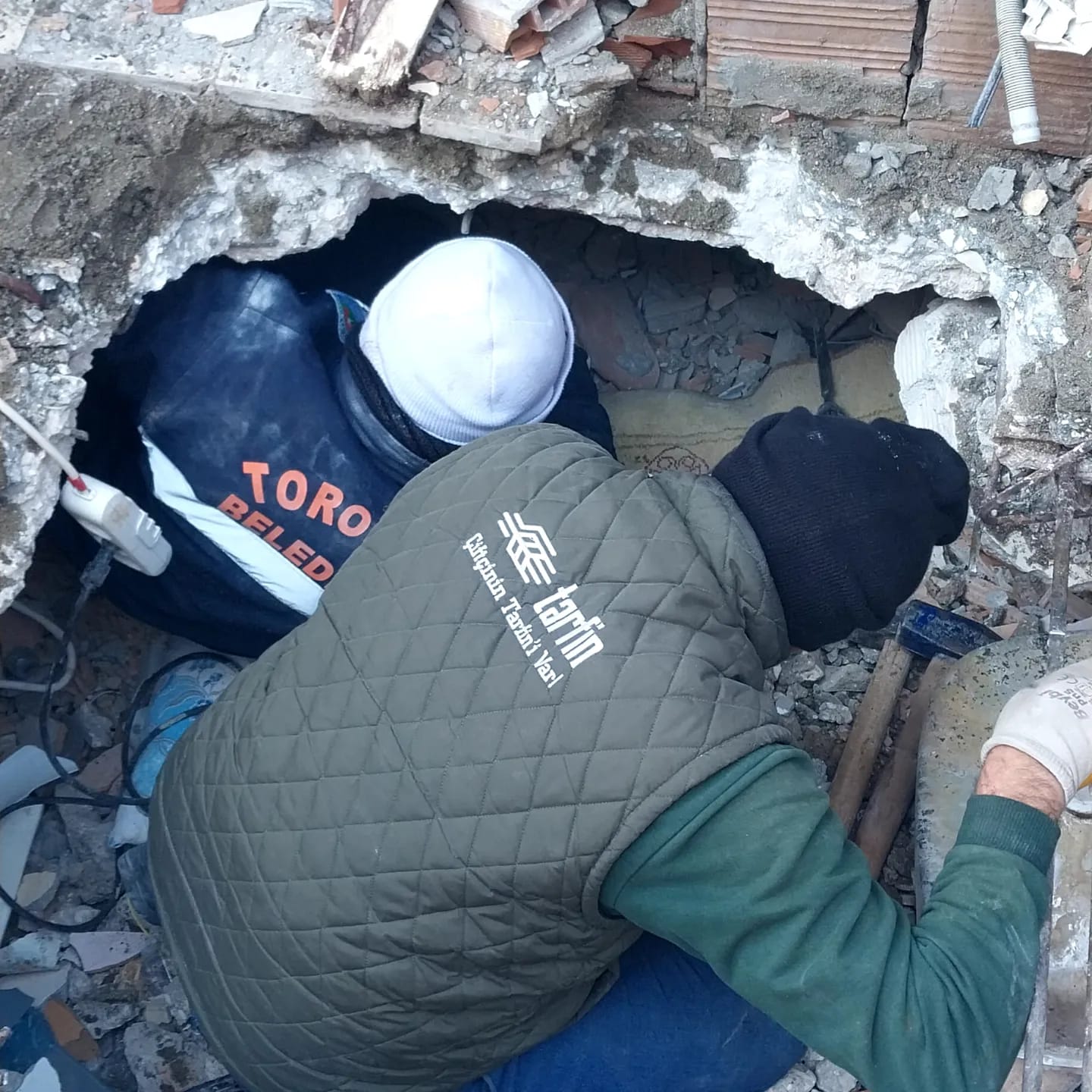 Mersin Toroslar Belediyesi ekipleri,