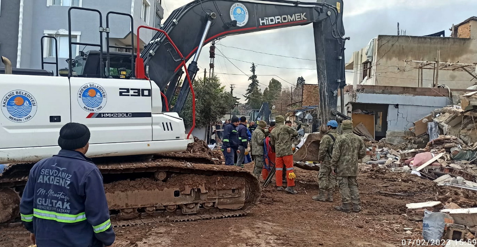 Akdeniz Belediyesi’nin deprem bölgesine