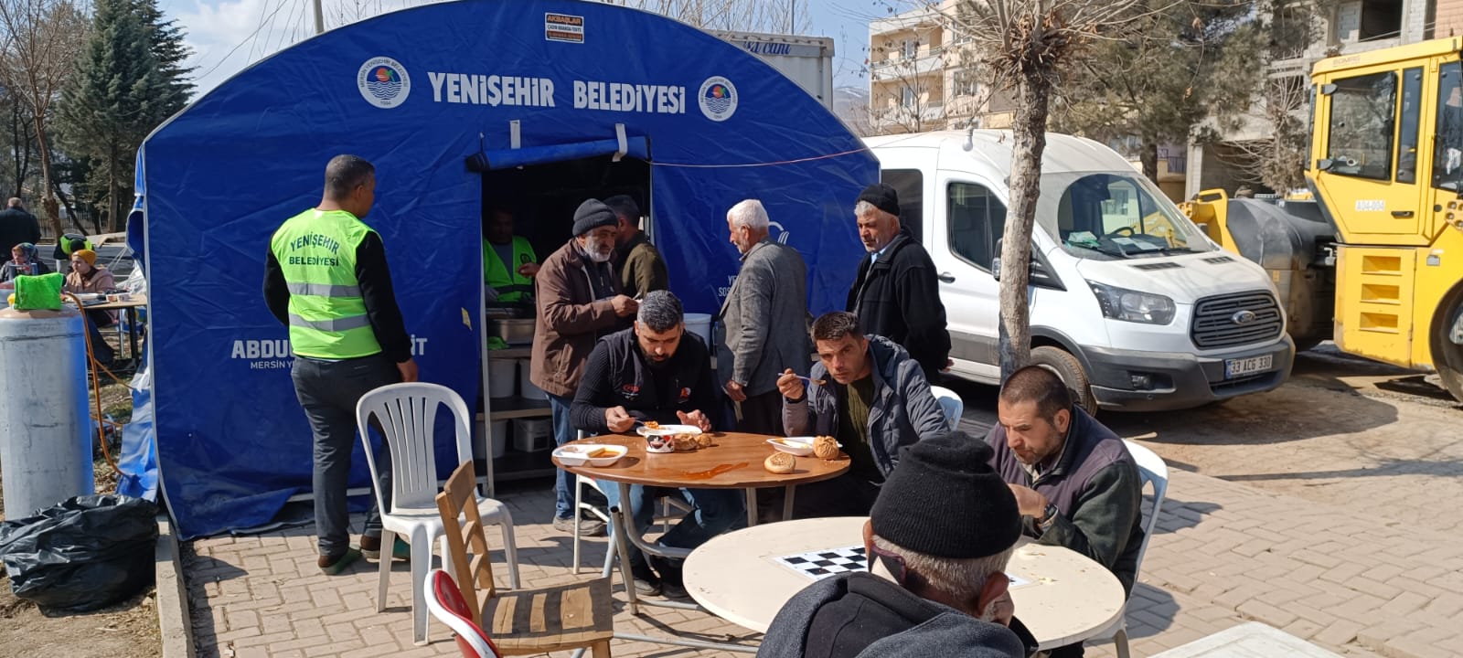 Yenişehir Belediyesi depremin yaralarını