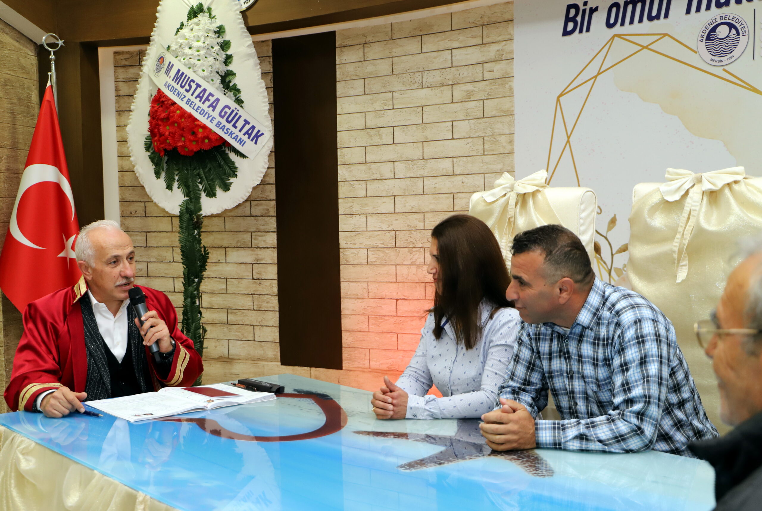 Akdeniz Belediye Başkanı M.