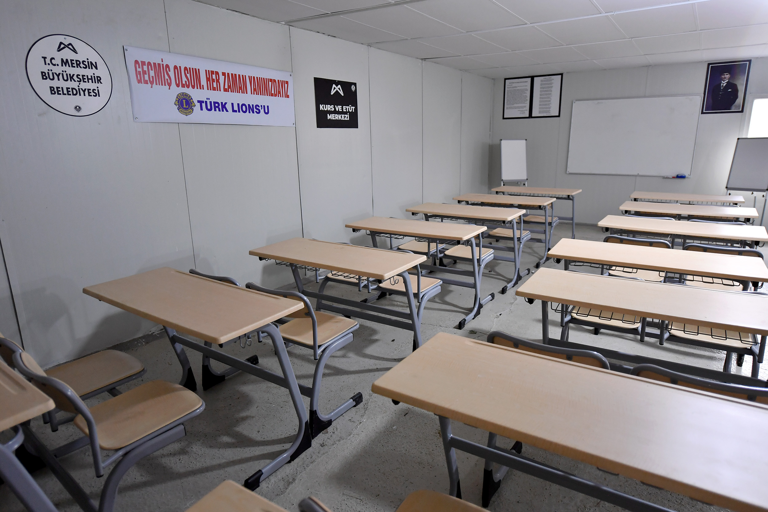 İçerisinde öğrencilerin olduğu her