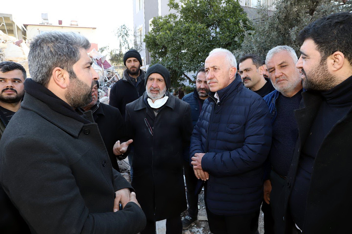 Akdeniz Belediyesi, bir yandan