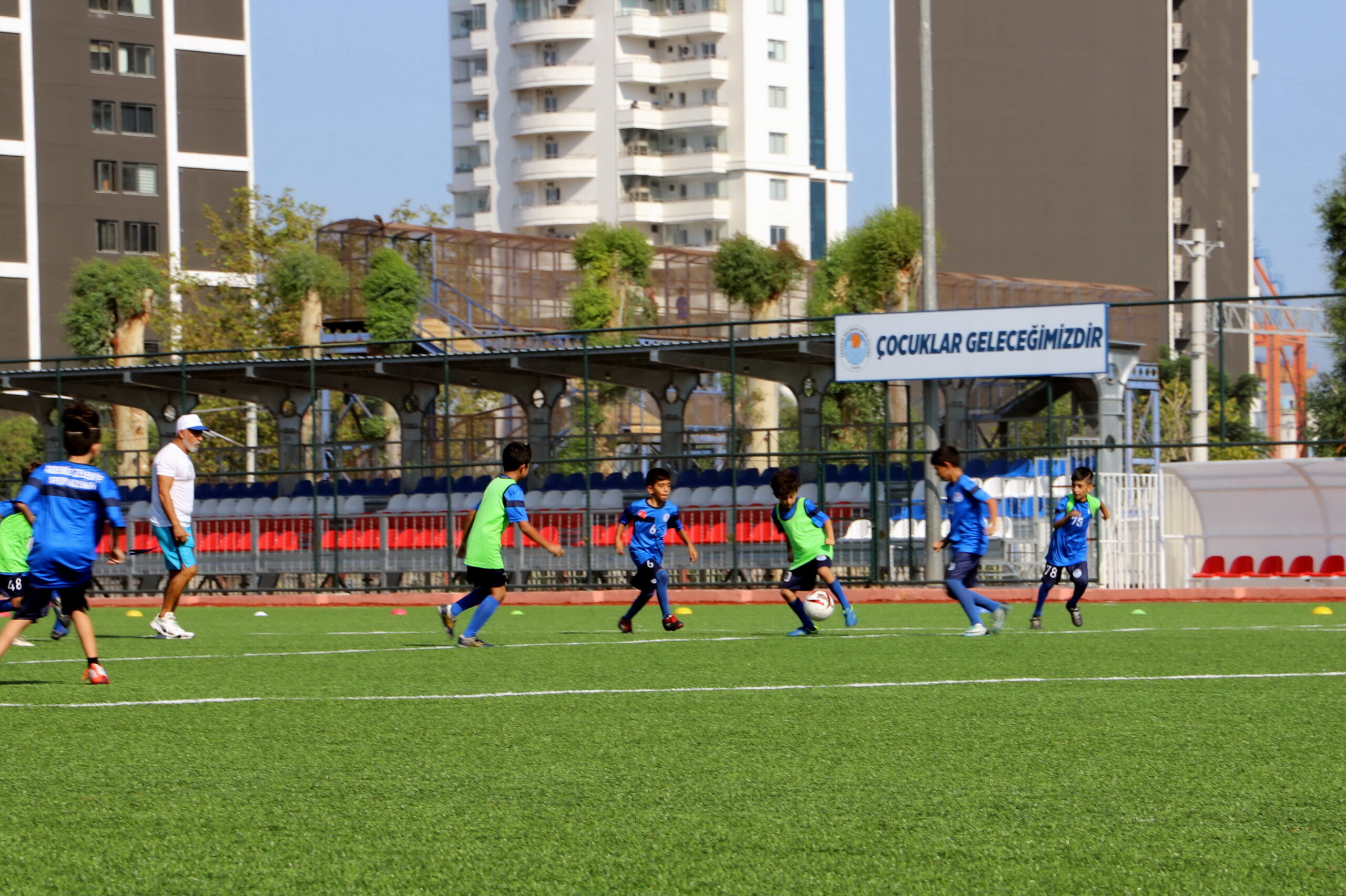 TRT Çukurova Radyosu’nda yayınlanan