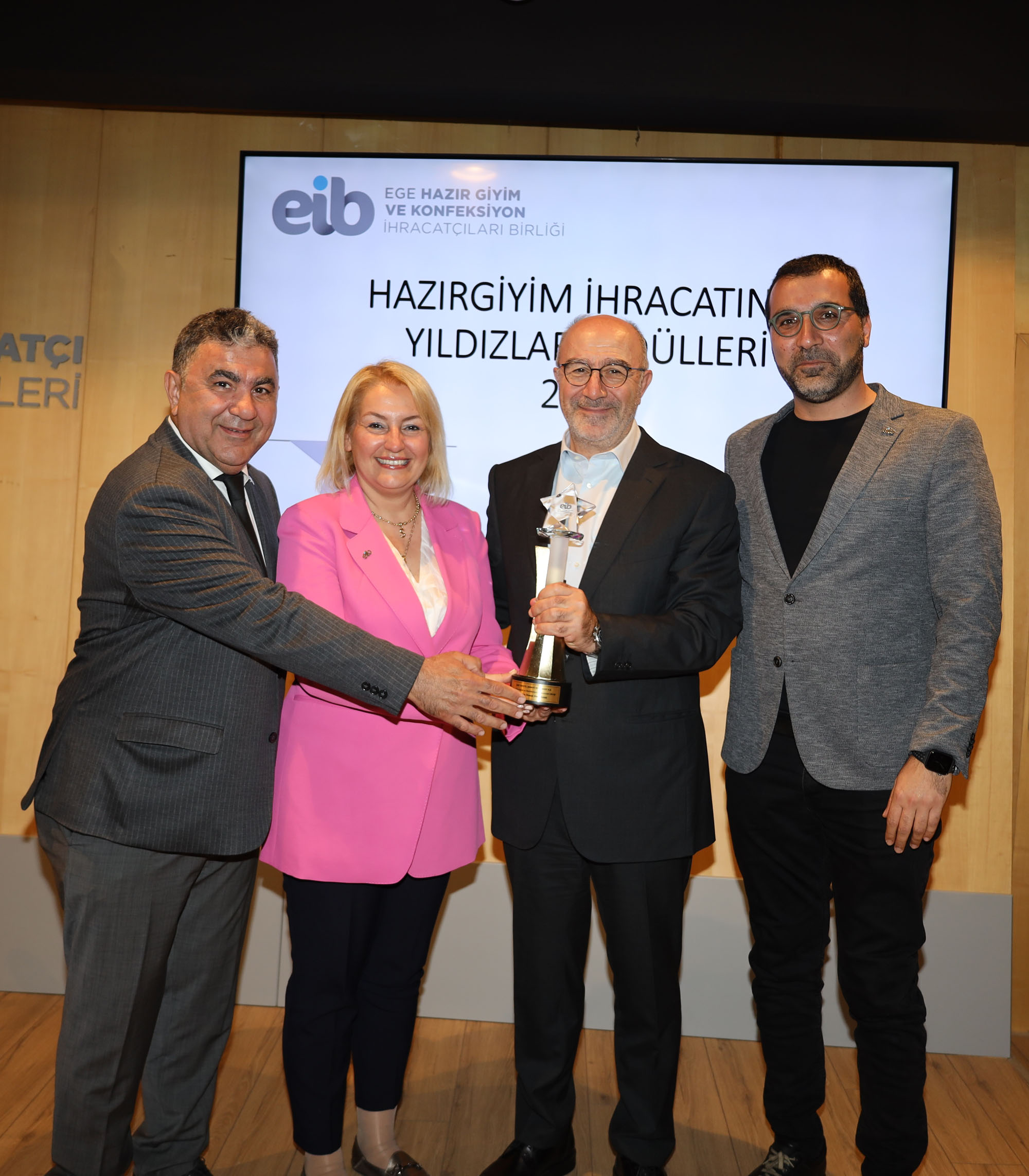 Hazırgiyim ihracatçıları sürdürülebilirlik, mesleki eğitim, fuarlar ve tasarımla hedefine koşuyor Ege Hazırgiyim ve Konfeksiyon