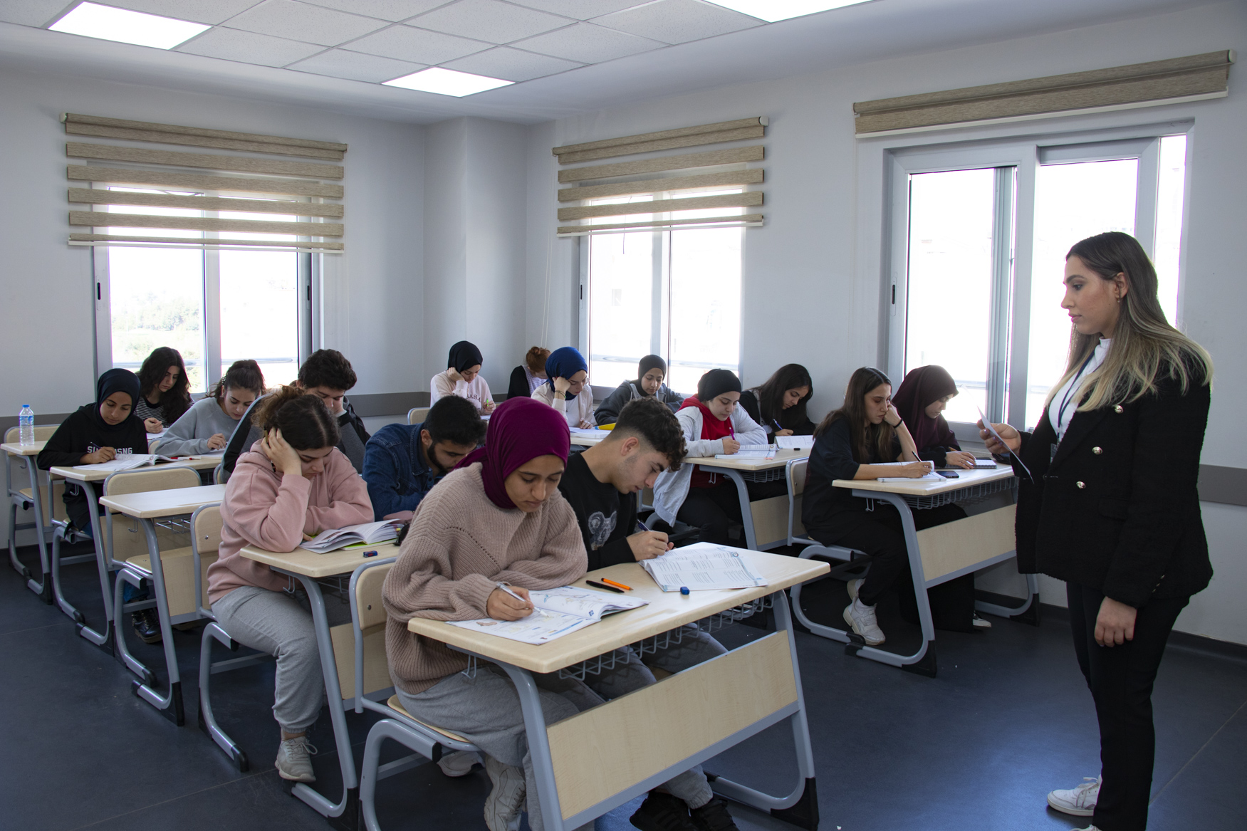 “KENDİ BECERİ VE PERFORMANSLARINA GÖRE DERS ÇALIŞMA PROGRAMI HAZIRLAMALARI GEREKİYOR” Okulların 15-23 Nisan 2023