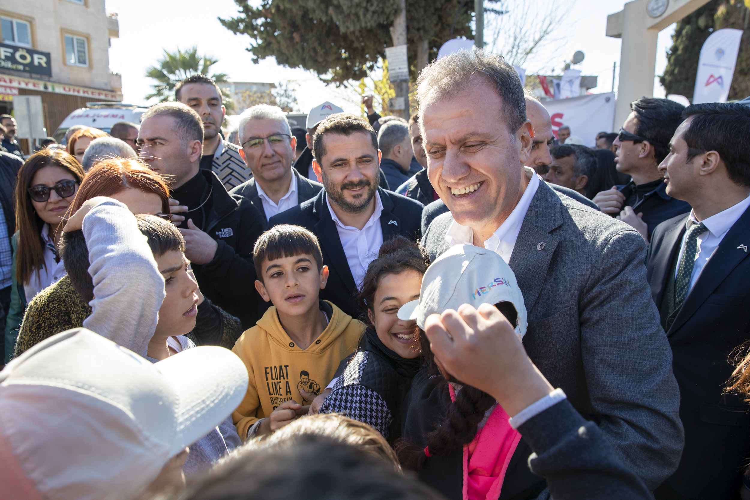 BAŞKAN SEÇER, ZEYTİN FİDANI VE ORGANİK SIVI GÜBRE DAĞITIM TÖRENİ’NE KATILDI Mersin Büyükşehir Belediyesi’nin ‘Yerli