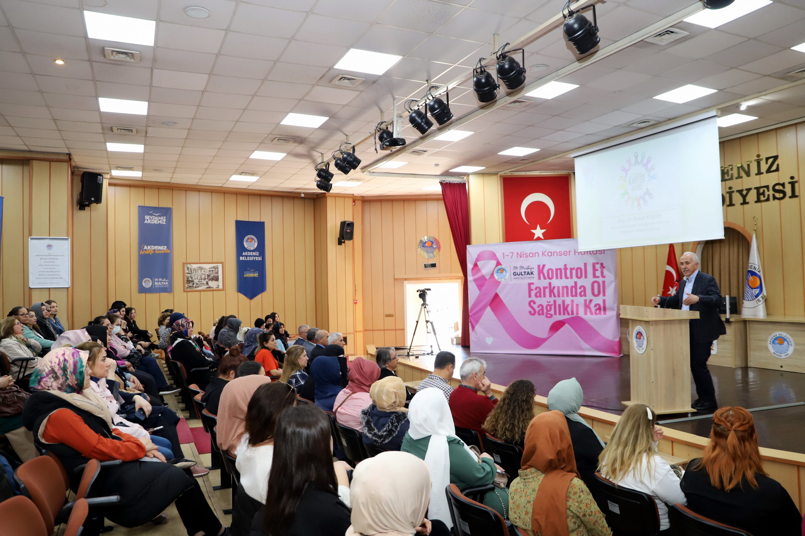 “TÜM BELEDİYELERİMİZ KANSER HASTALARINA ÜCRETSİZ SERVİS HİZMETİ VERMELİ” Akdeniz Belediye Başkanı M.