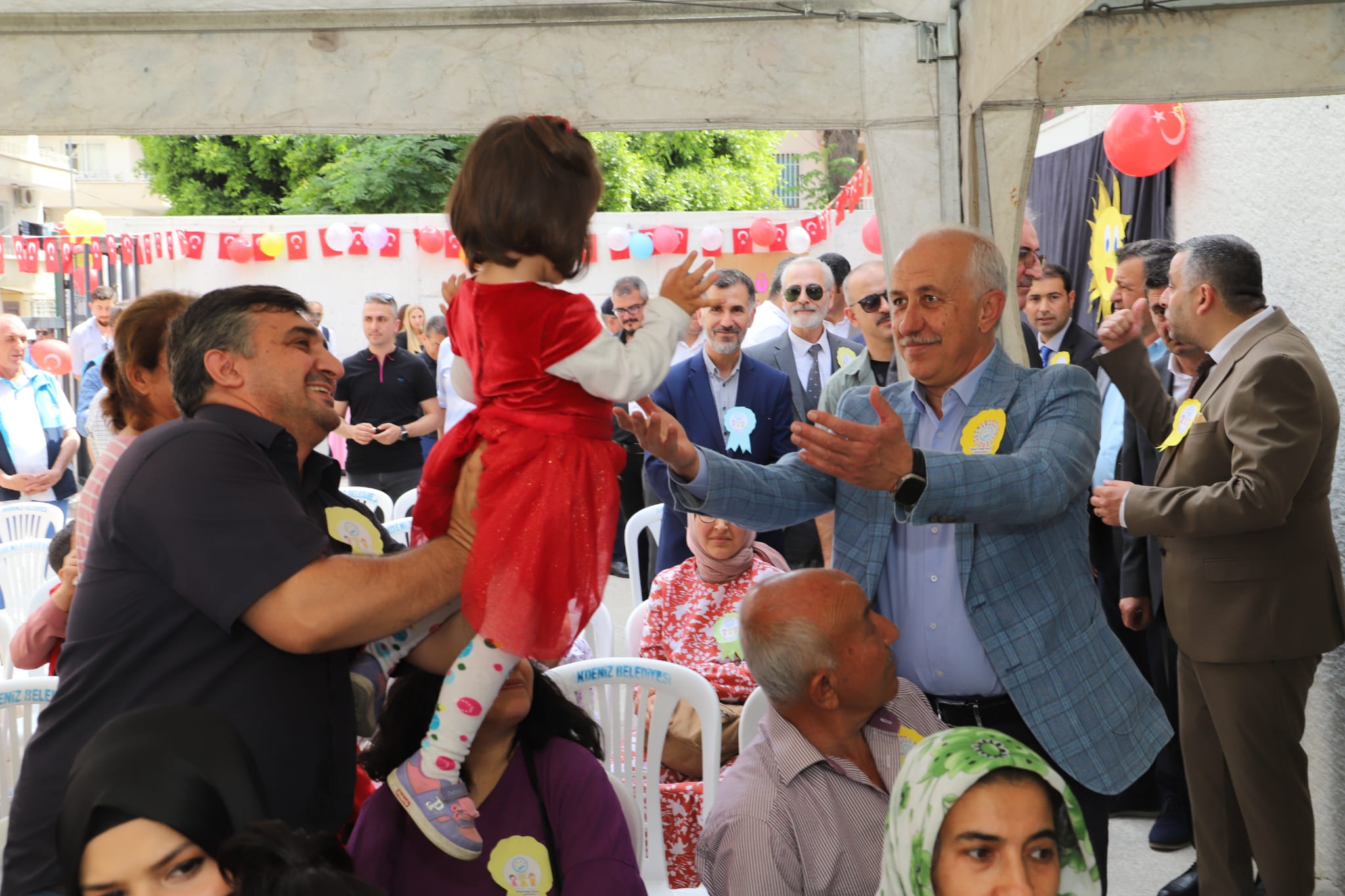 Akdeniz Belediye Başkanı M.