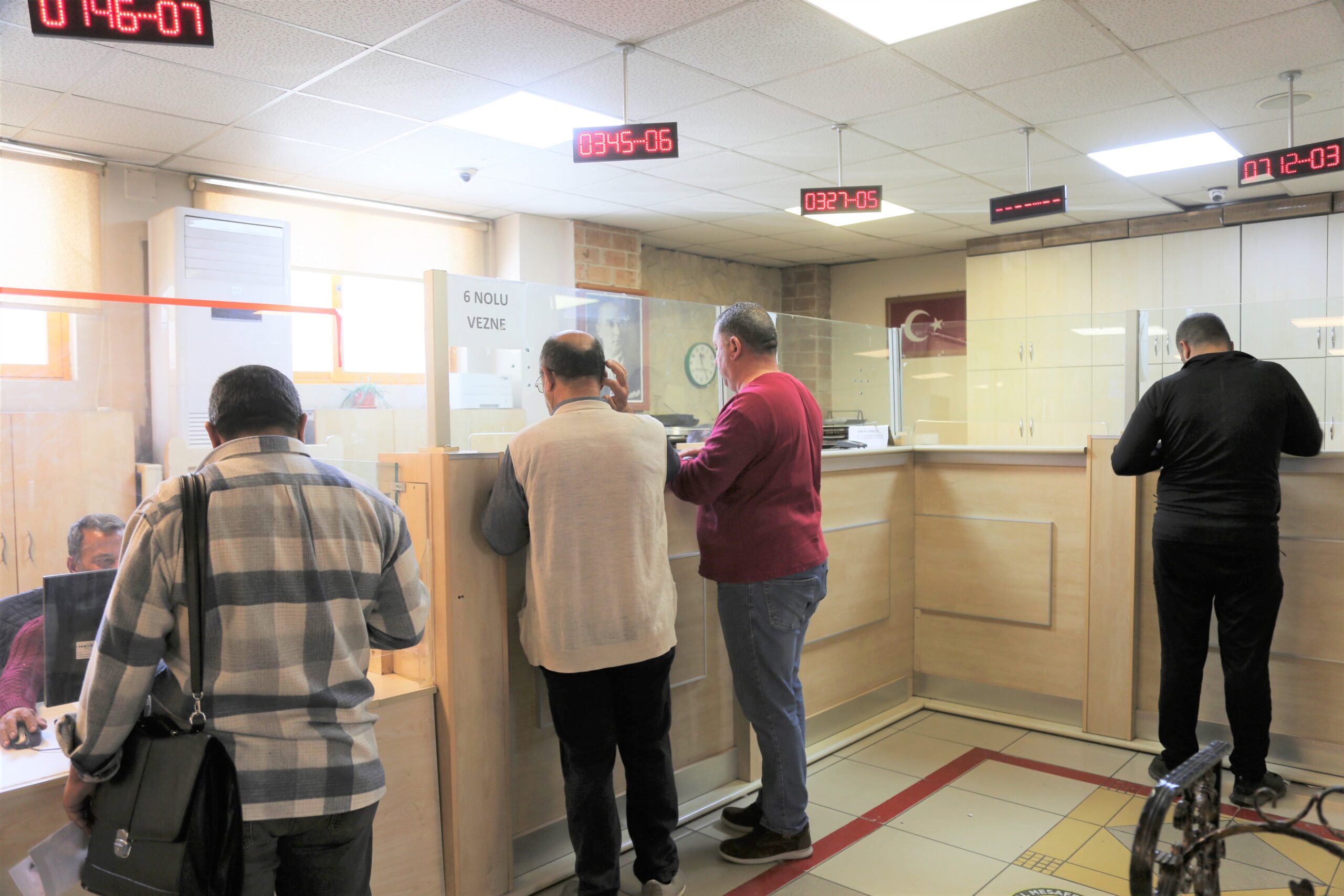 Emlak, iş yerlerine ait