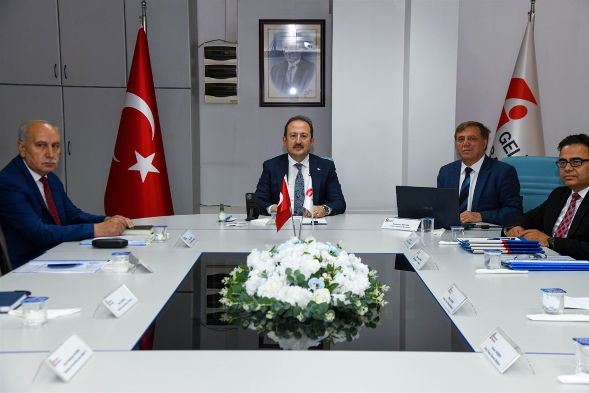 VALİ ALİ HAMZA PEHLİVAN, MERSİN VERGİ DAİRESİ BAŞKANLIĞI’NDA TOPLANTI GERÇEKLEŞTİRDİ Valimiz Ali Hamza Pehlivan,