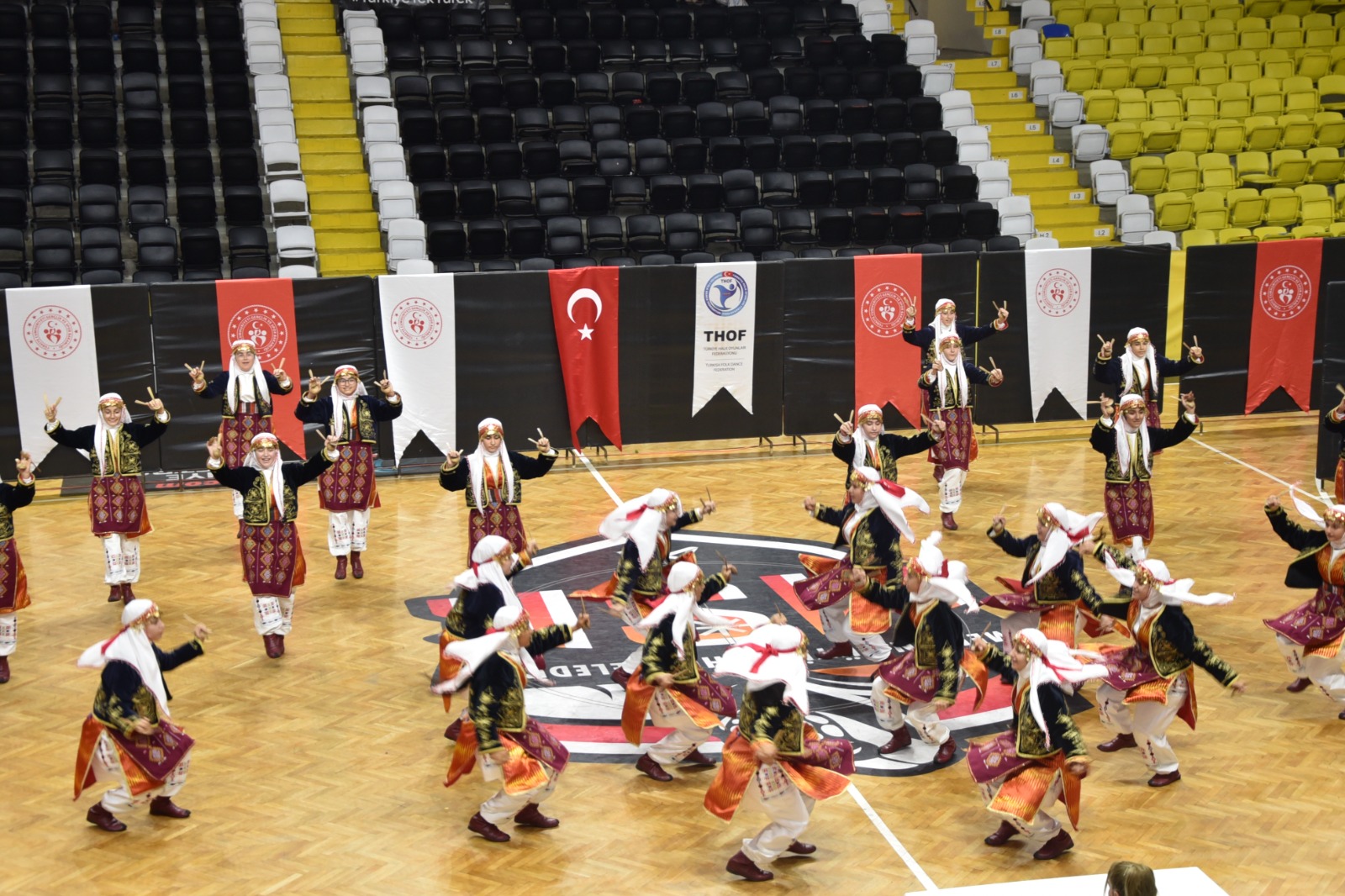 Toroslar Belediyesi Halk Oyunları