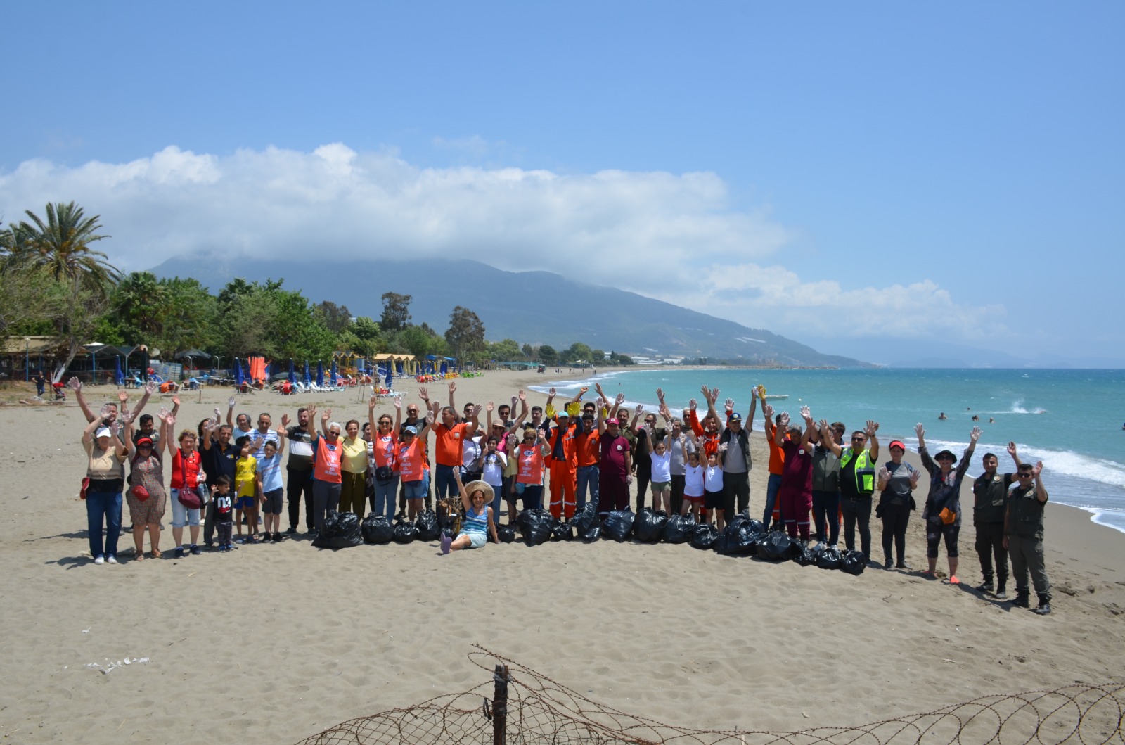 Sahilde ve denizde “çöp avı”na çıkıldı Mersin Orman Bölge Müdürlüğü,
