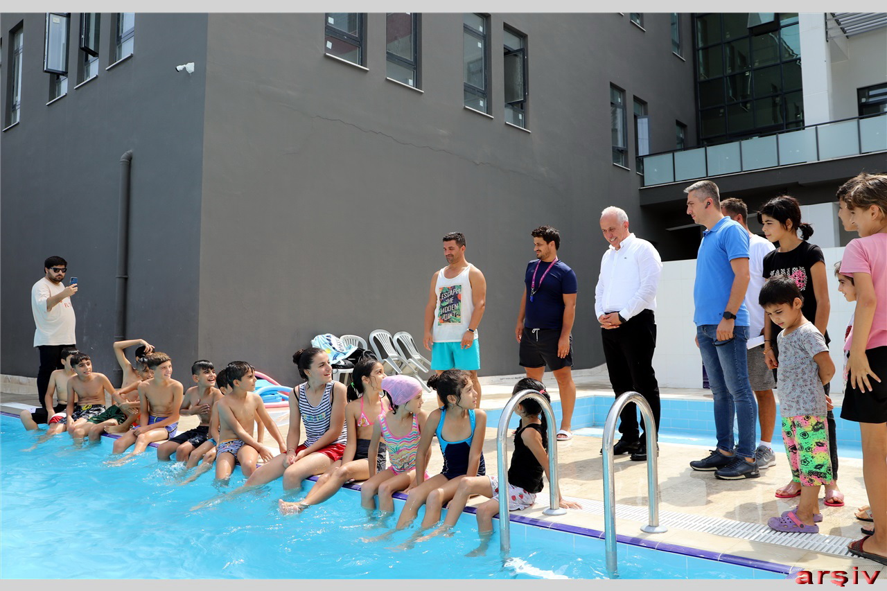 Belediye Spor Kulübü’nün uzman antrenörleri çocuklara 5 farklı dalda kurslar veriyor Akdeniz Belediyesi Kültür ve