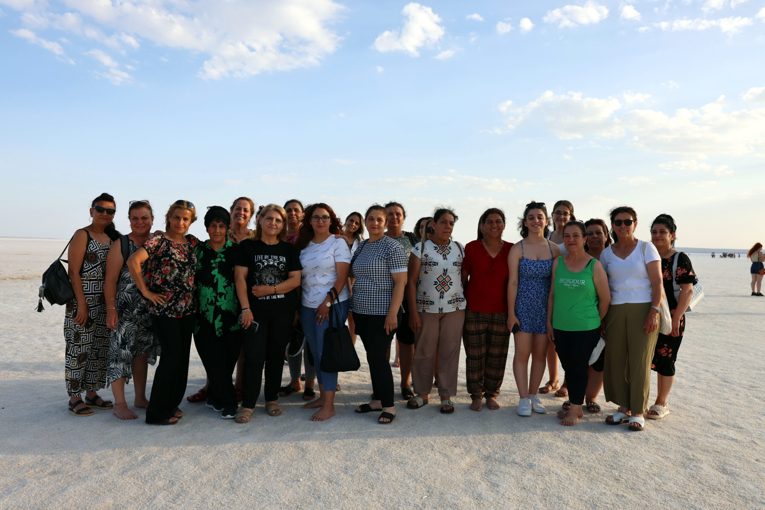 Birçoğu Başkent’i, Anıtkabir’i, Tuz Gölü’nü ve Kadim kentin güzelliklerini ilk kez gördü Akdenizli kadınlar; Ankara ve