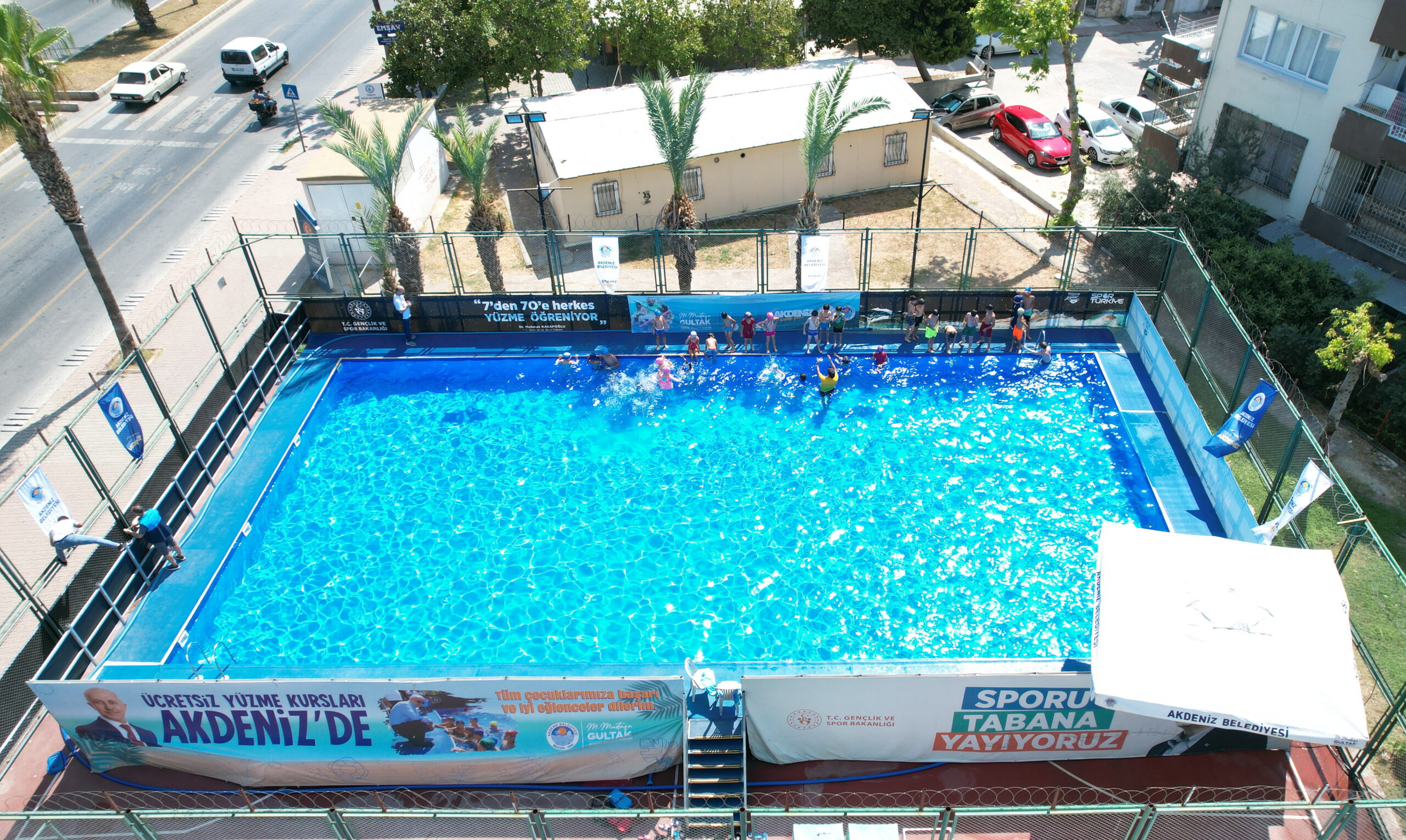 Akdeniz Belediye Başkanı M.