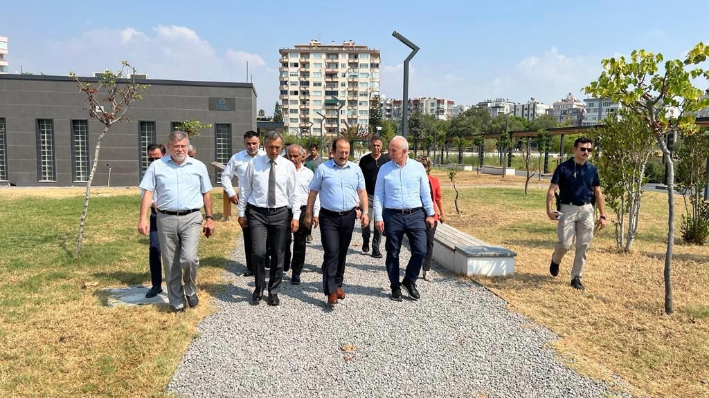 PEHLİVAN, ‘BİLİŞİM KENTİ MERSİN’ PROJESİ KAPSAMINDA MİLLET BAHÇESİNDE İNCELEMELERDE BULUNDU Mersin Valisi Ali Hamza