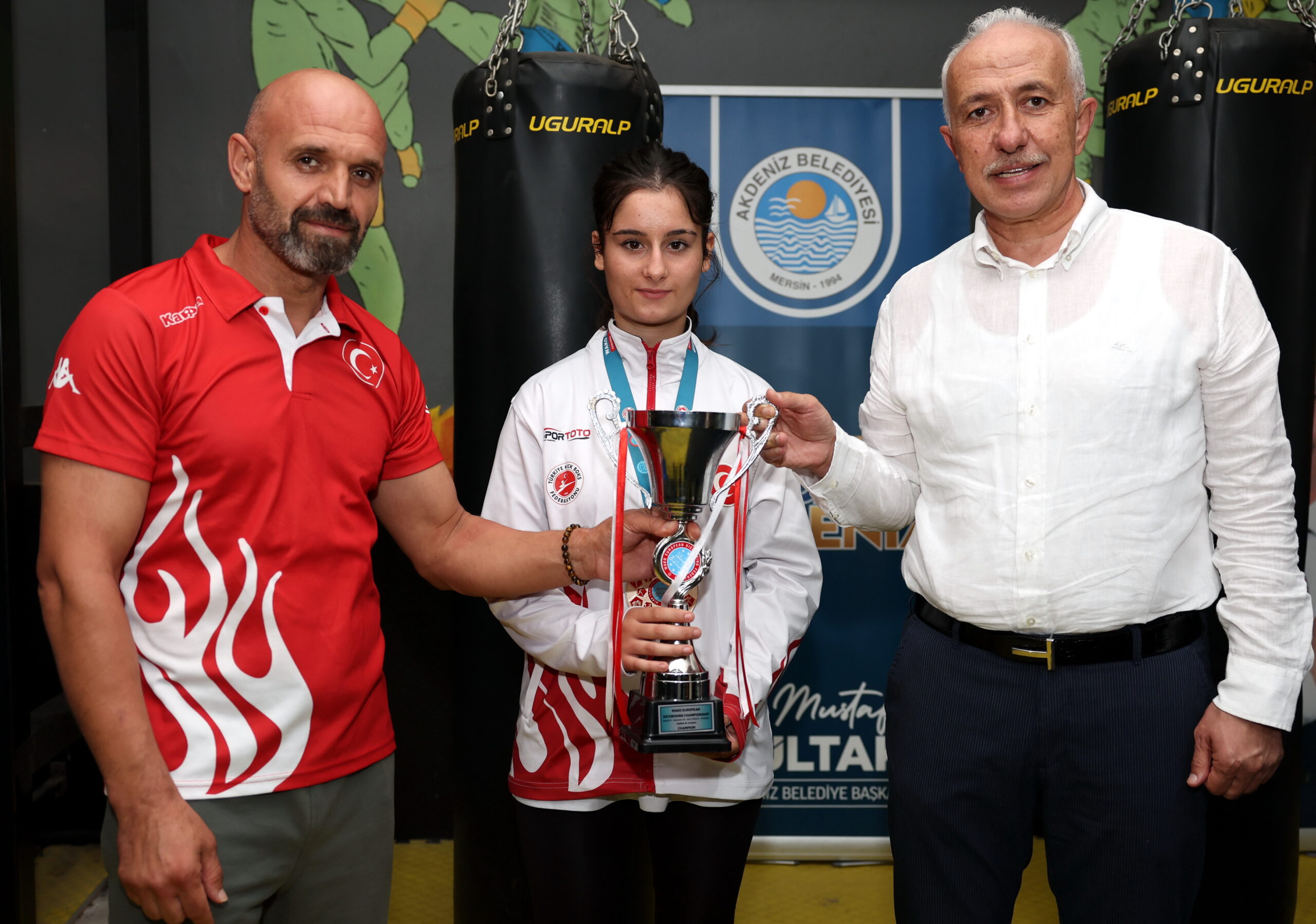 Akdeniz Belediye Başkanı Gültak,