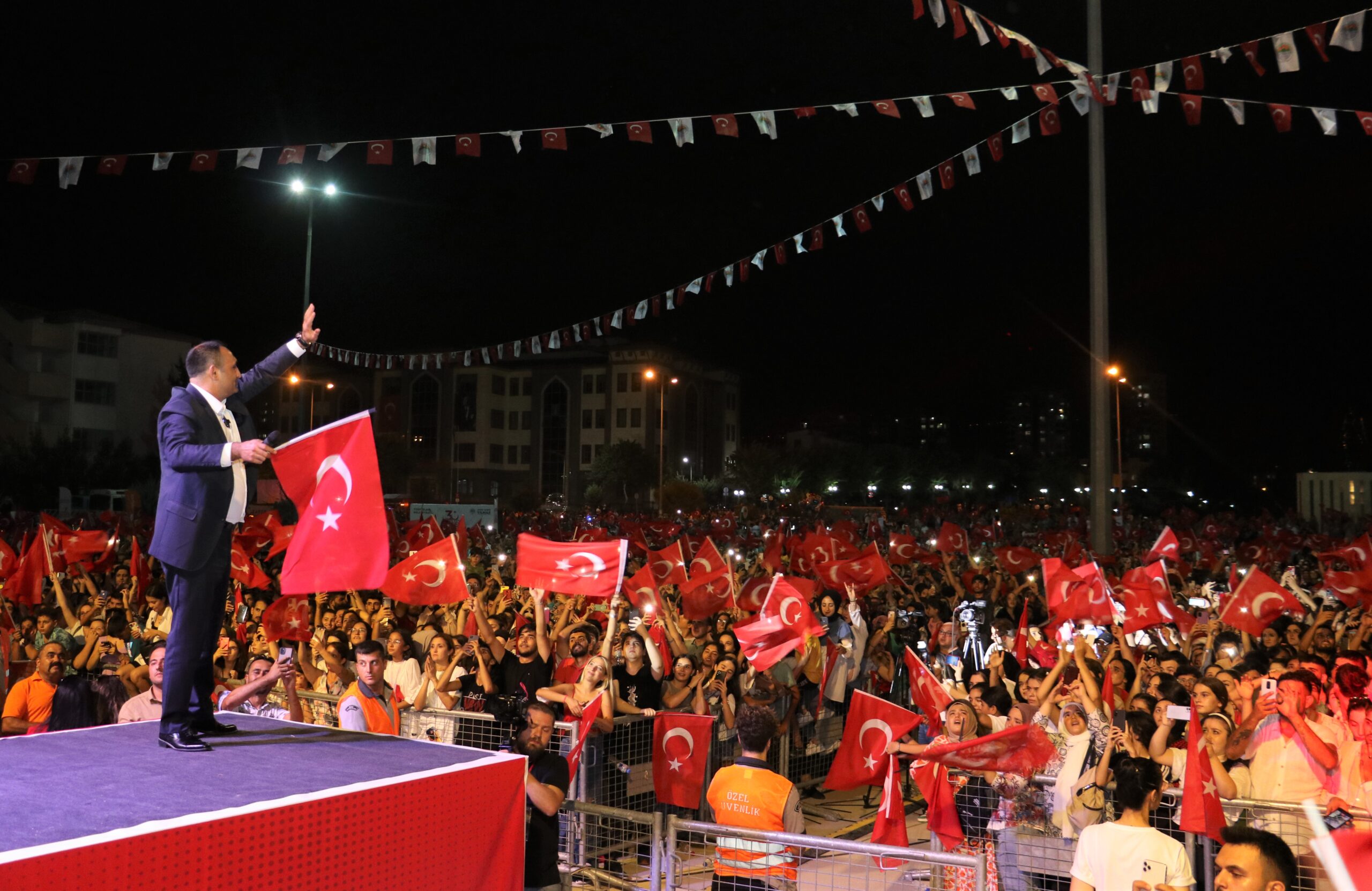 Toroslar Belediye Başkanı Atsız