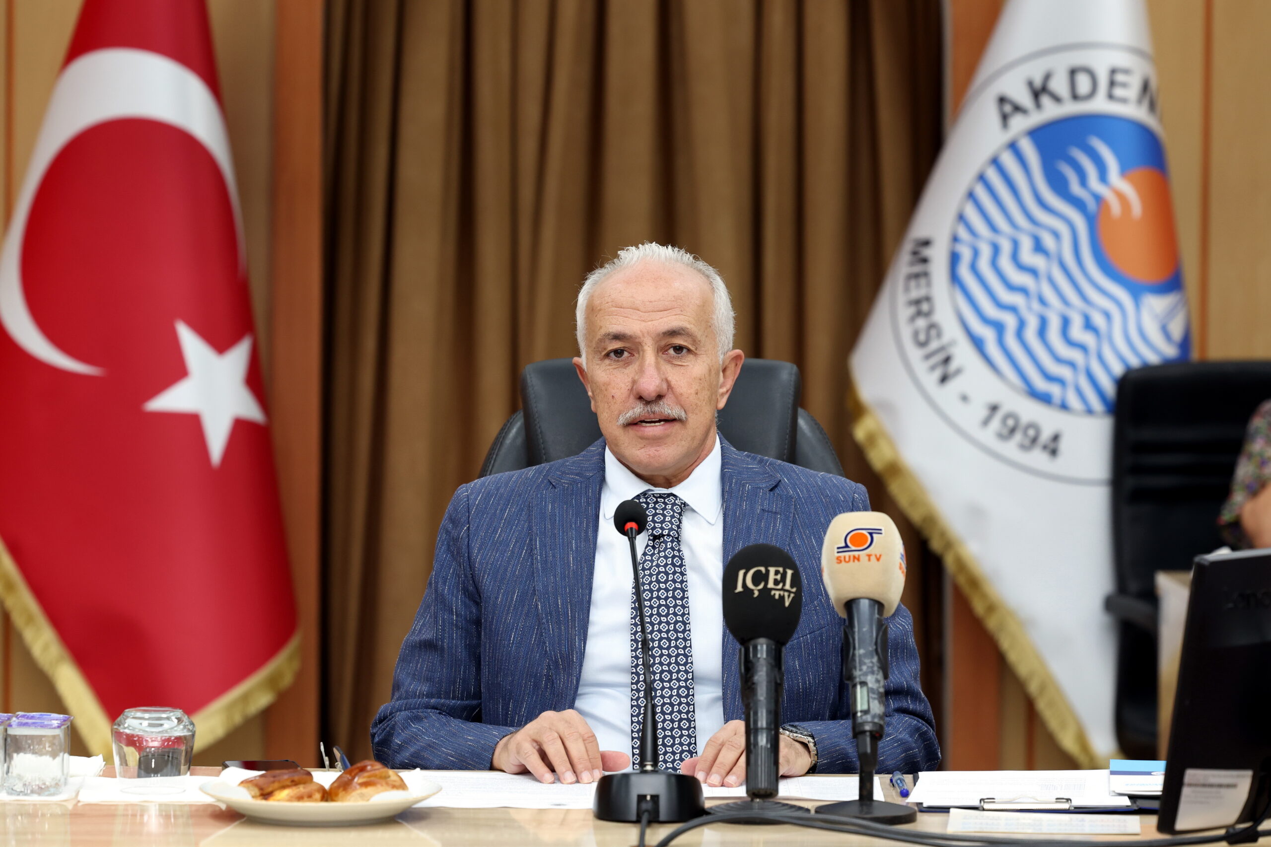 Akdeniz Belediye Başkanı Mustafa