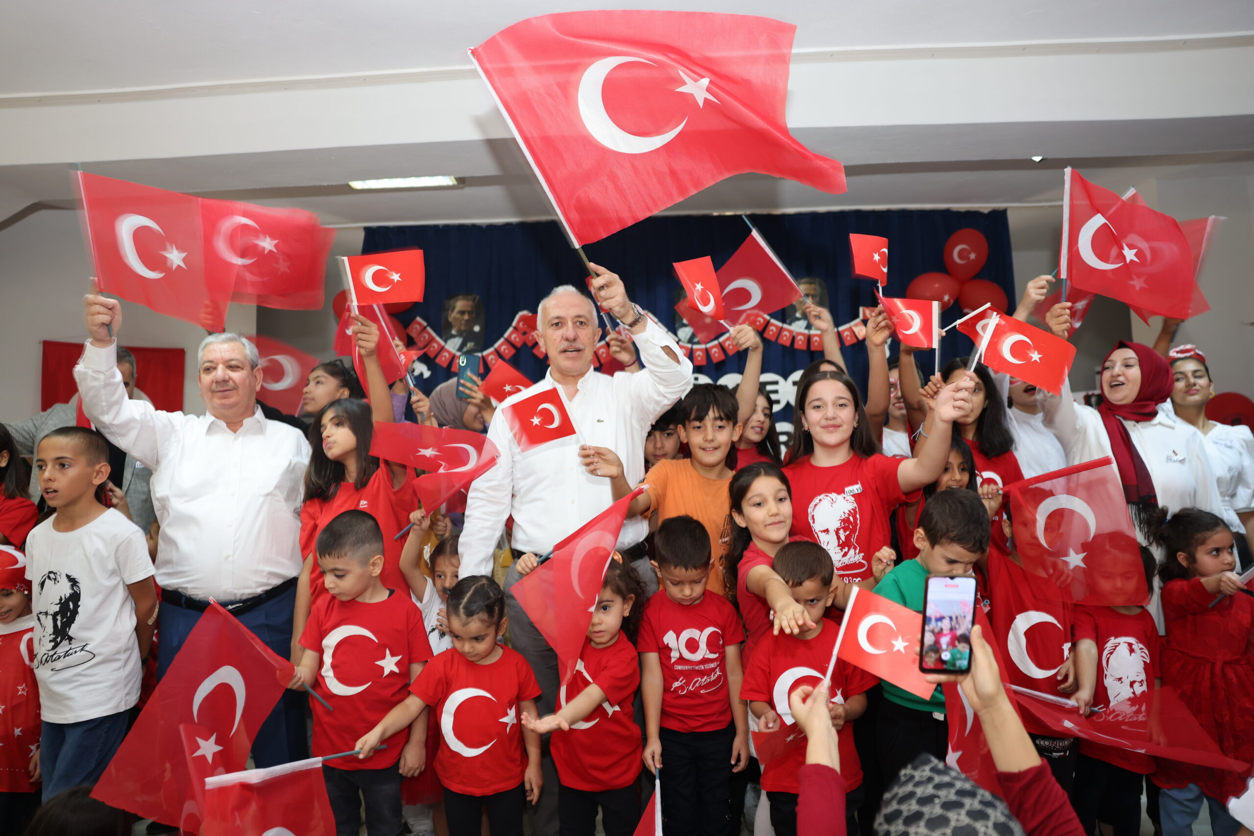 Akdeniz Belediyesi’nin; ‘Cumhuriyetin 100’üncü