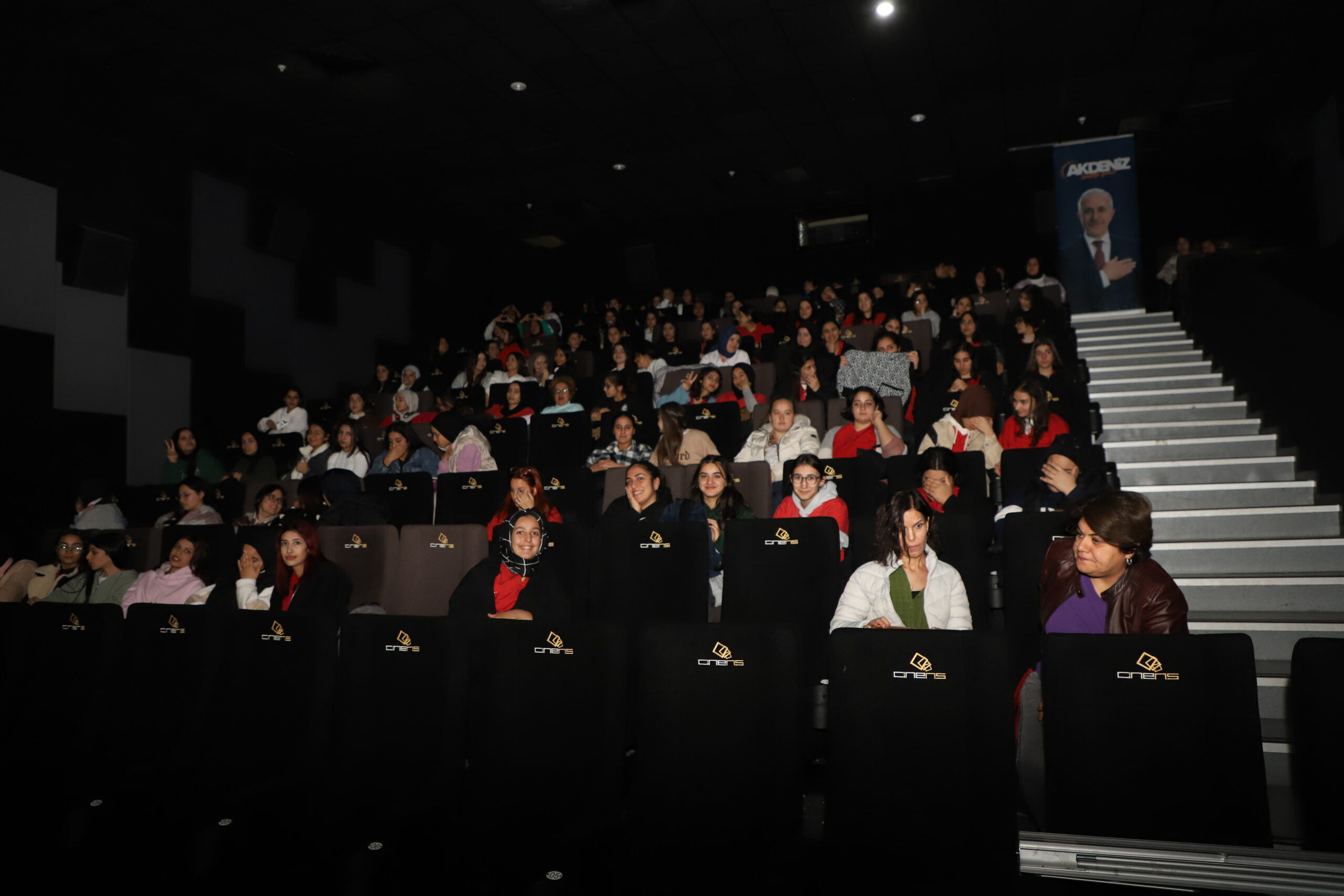 Akdeniz Belediyesi, öğrencileri kültürel