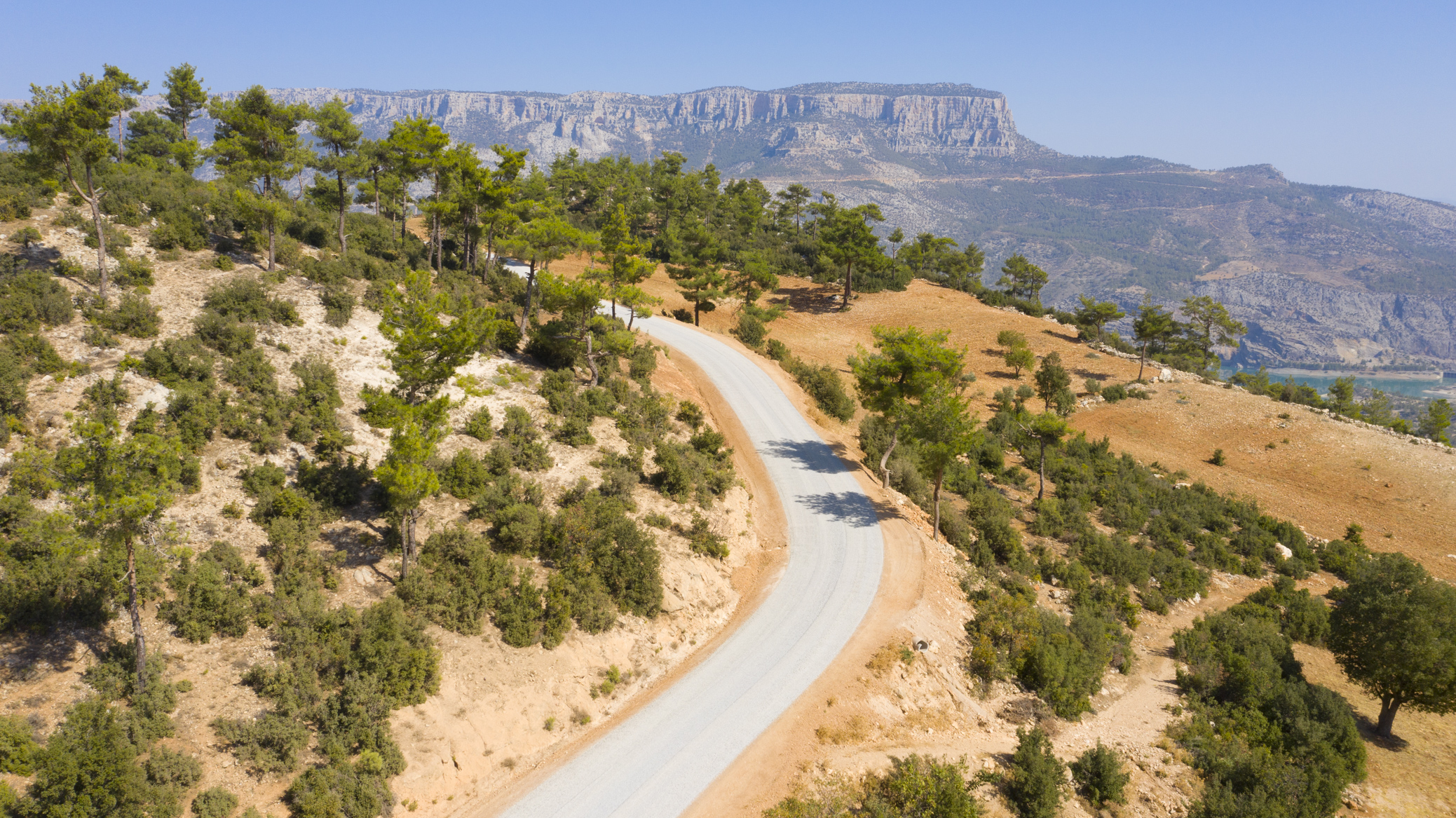 BÜYÜKŞEHİR İLE HER YER KALİTELİ YOLLARA KAVUŞUYOR Mersin Büyükşehir Belediyesi, Mersin’deki