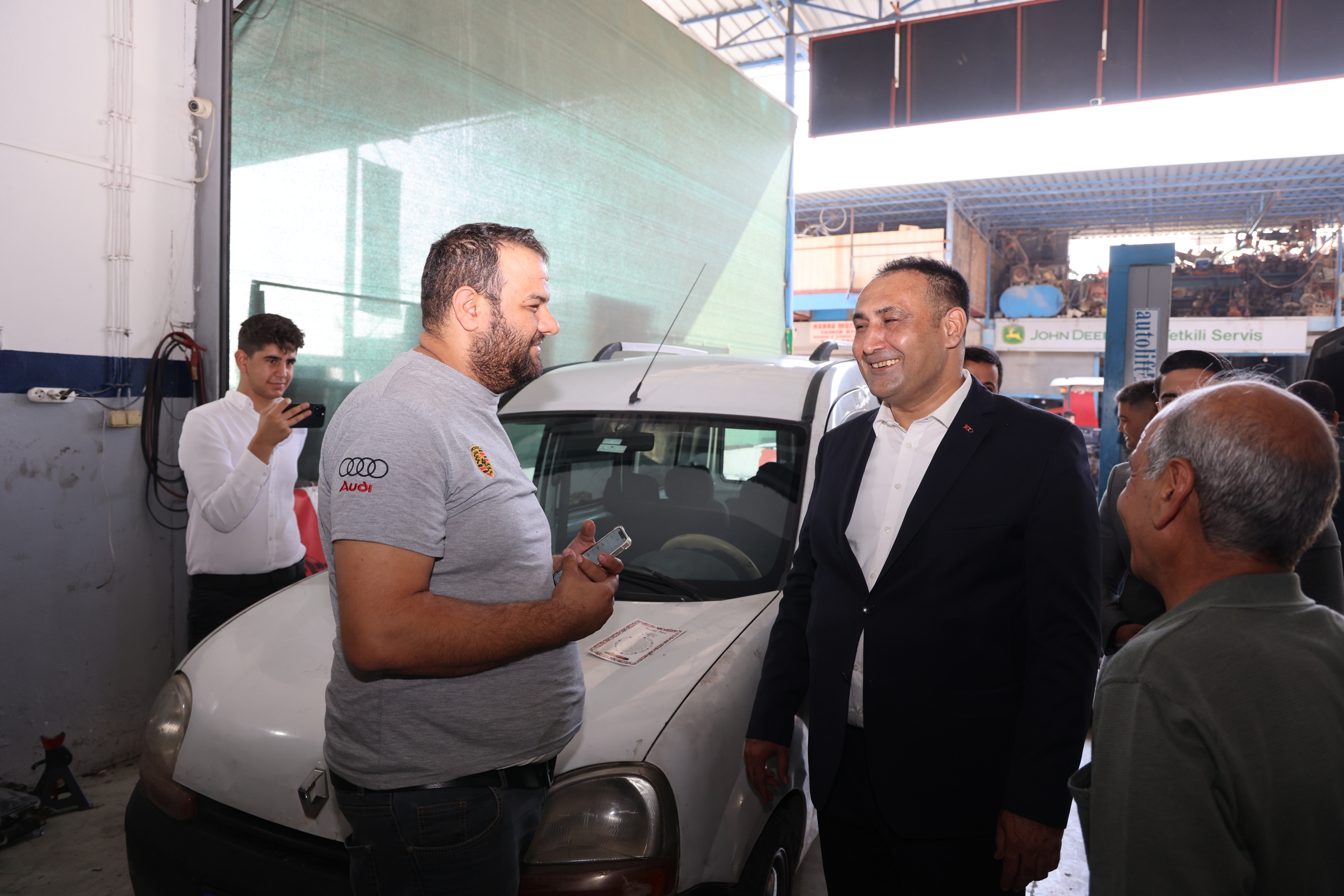 BAŞKAN YILMAZ, SANAYİ ESNAFINI ZİYARET ETTİ Toroslar Belediye Başkanı Atsız