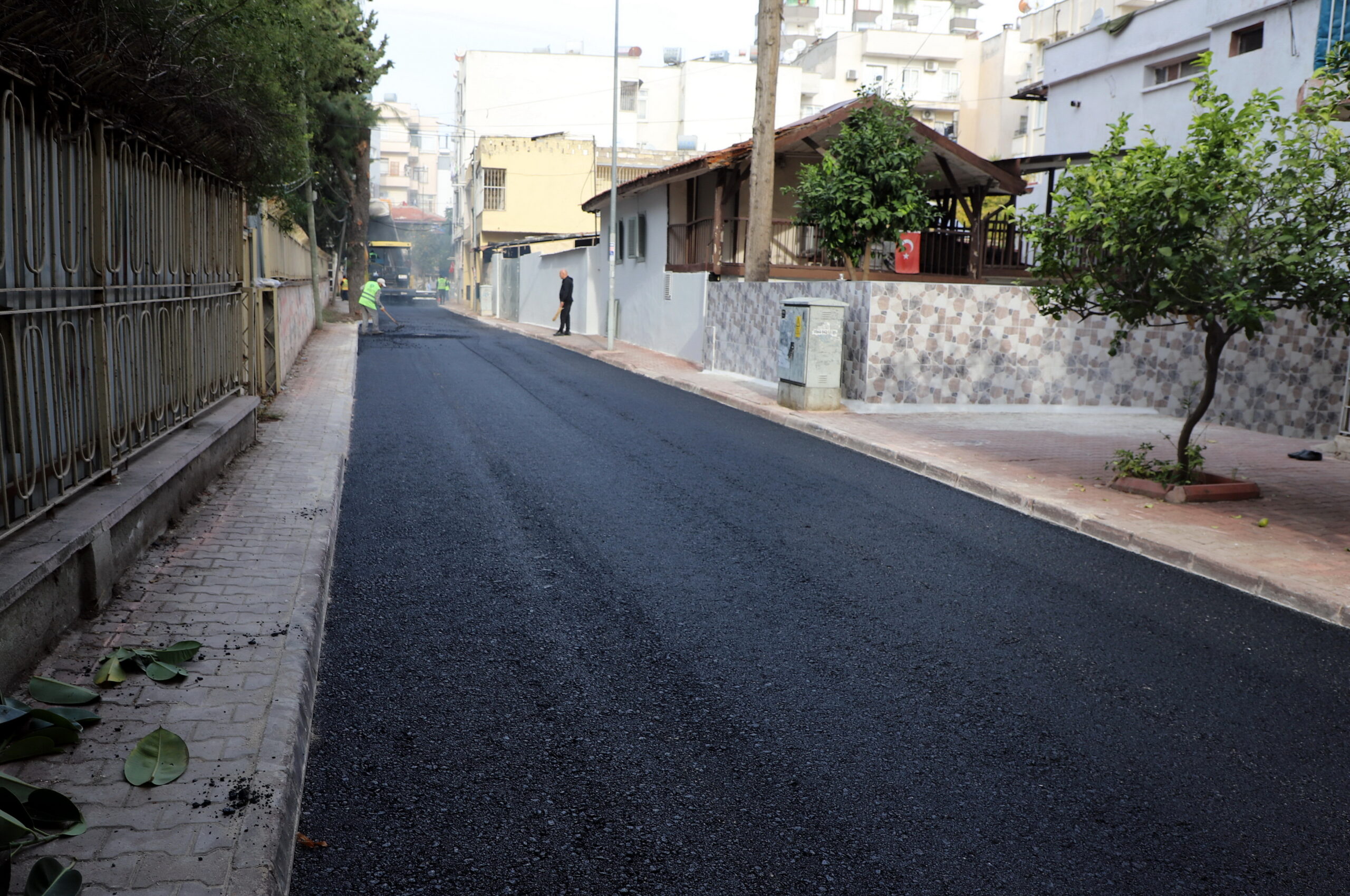 Akdeniz Belediyesi, bir yandan