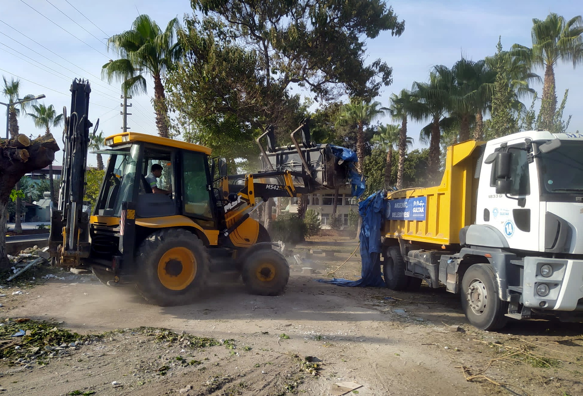 Akdeniz Belediyesi, ilçenin dört