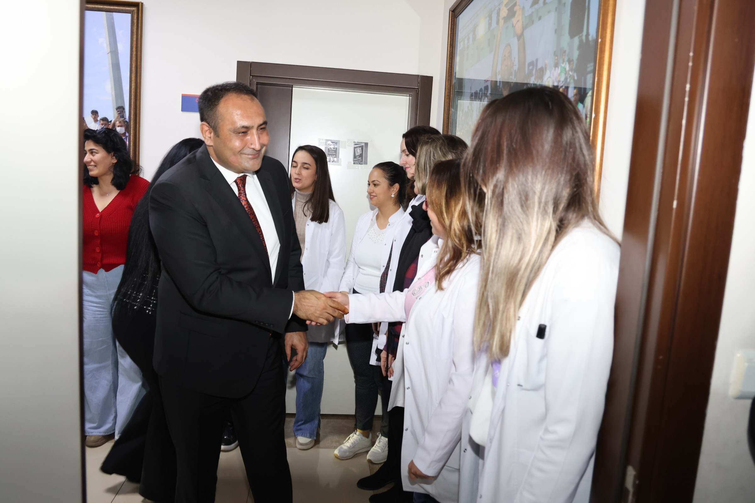 BAŞKAN YILMAZ, TOROSLAR AKADEMİ MERKEZİ ÖĞRENCİLERİYLE BULUŞTU Mersin’in merkez ilçe Toroslar