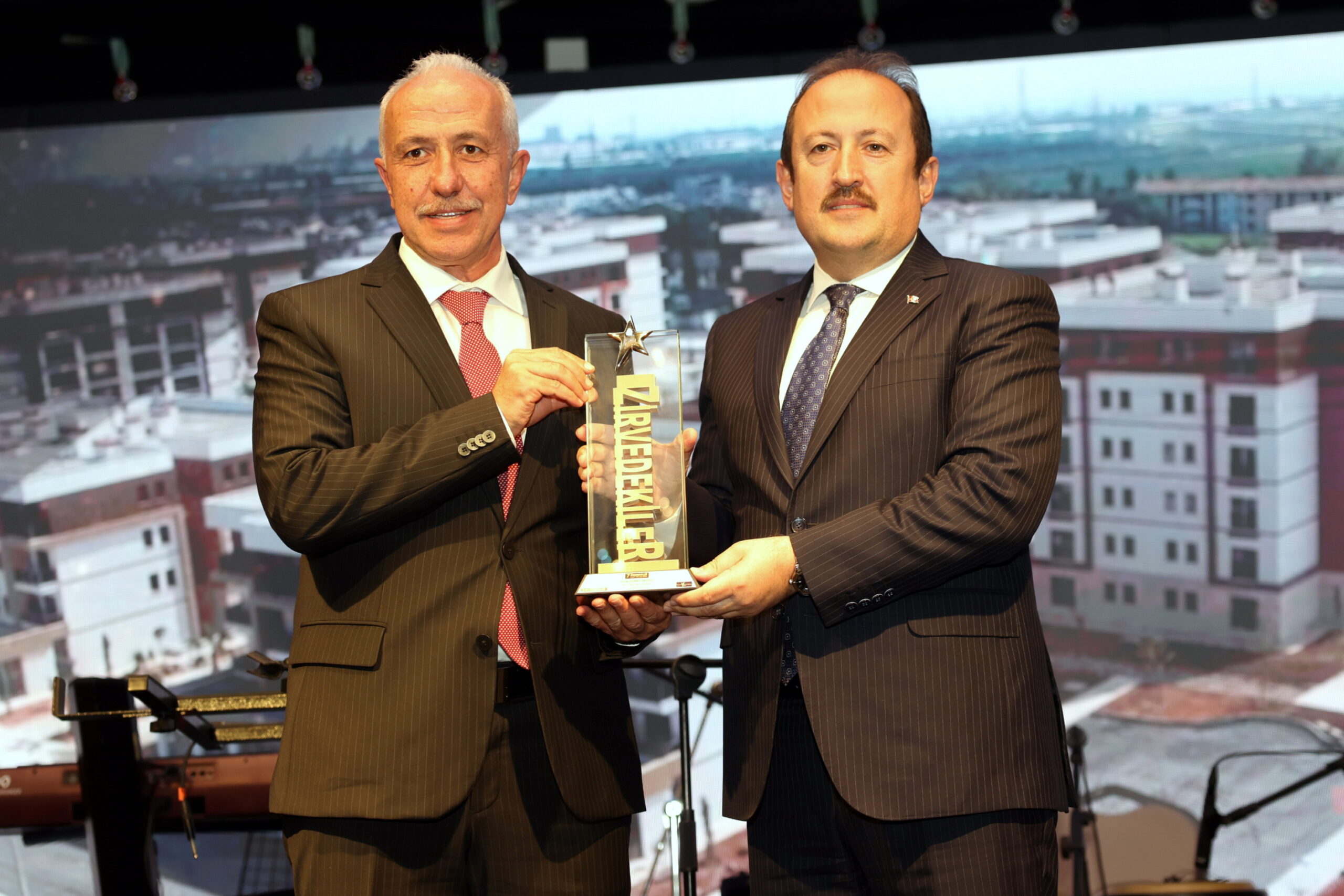 Akdeniz Belediye Başkanı M.