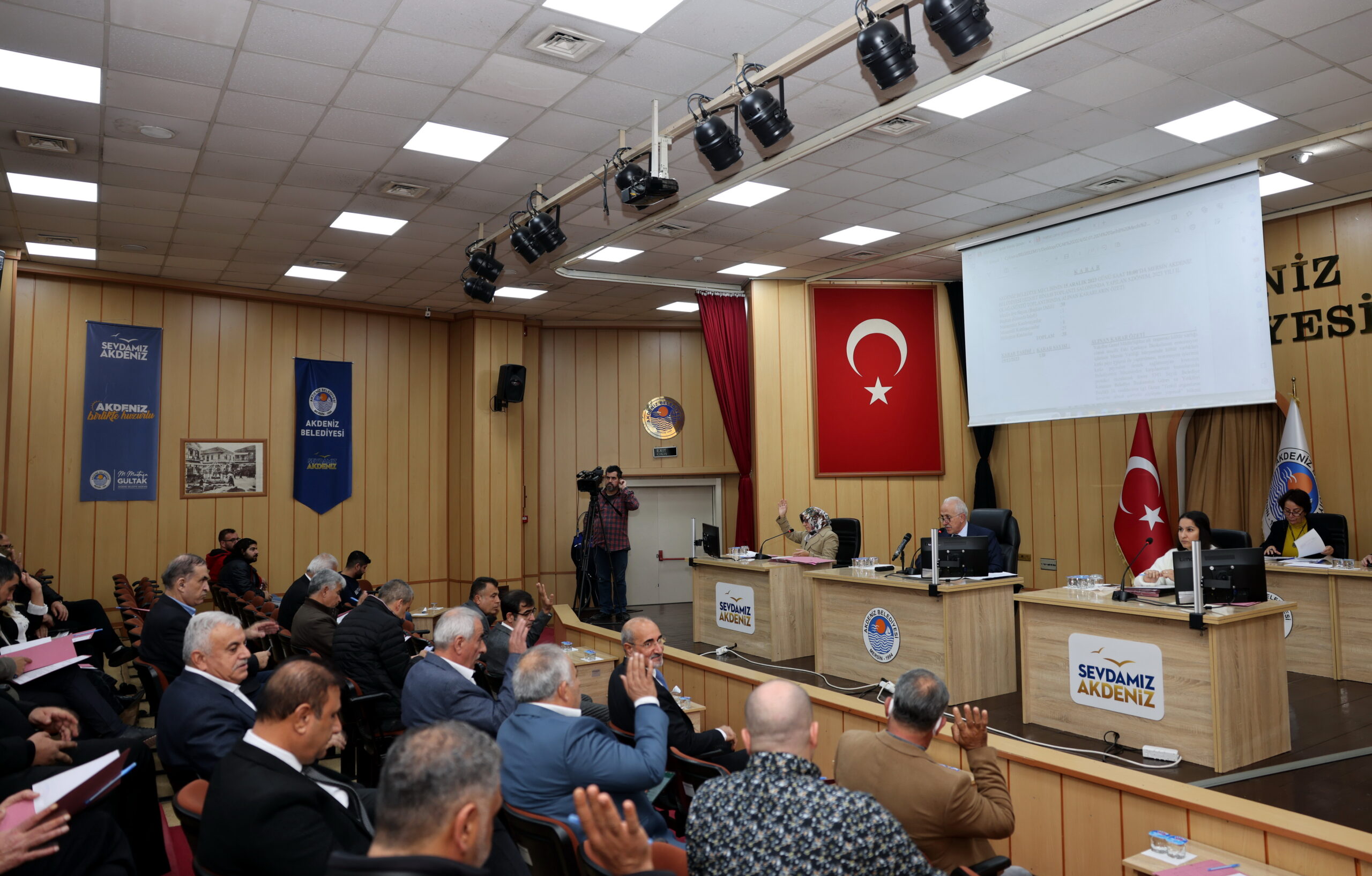 Akdeniz Belediye Meclisi, Tarihi