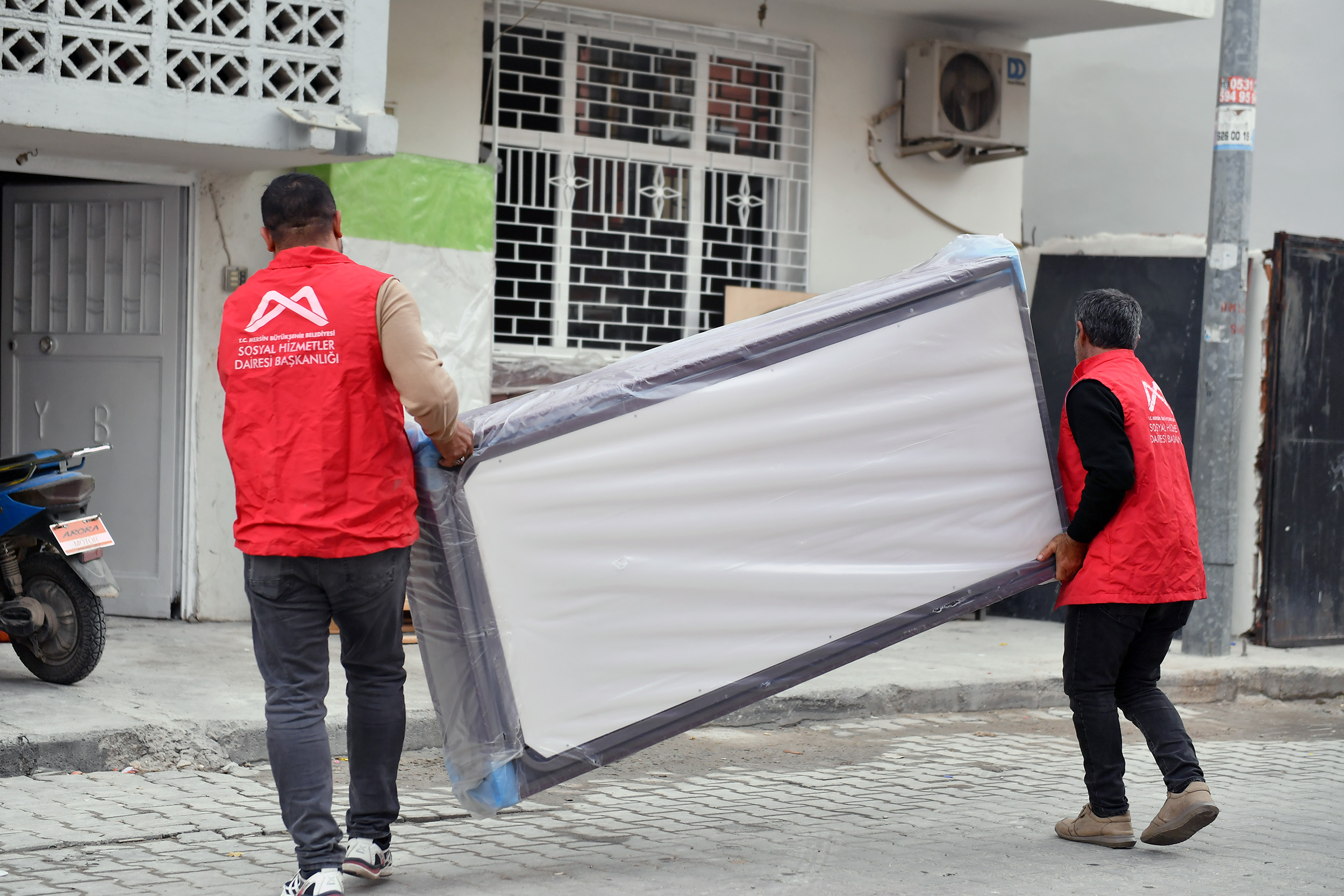 MERSİN BÜYÜKŞEHİR’DEN VATANDAŞLARA UZANAN YARDIM ELİ… Sosyal belediyecilik anlayışı ile