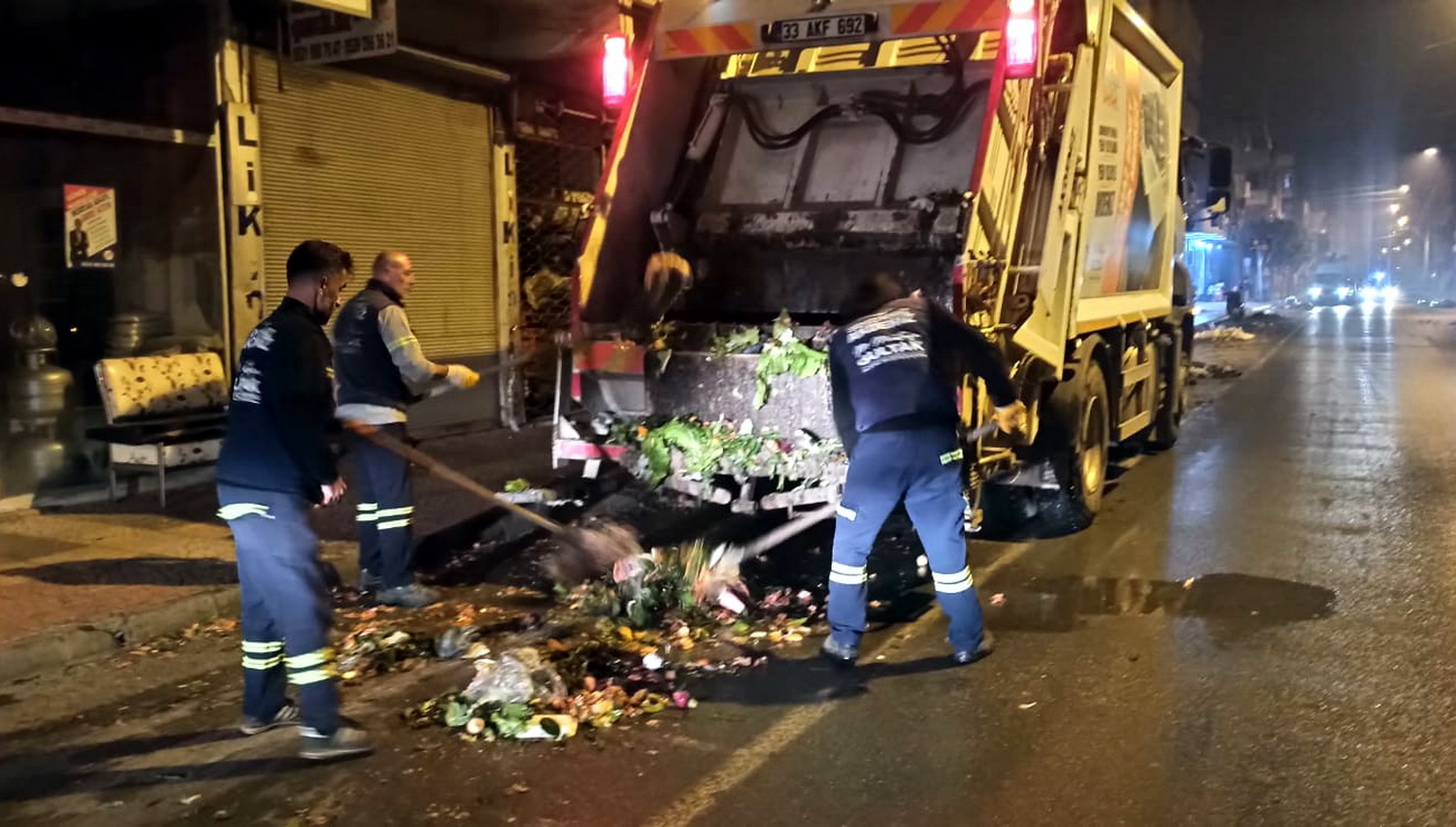 Akdeniz Belediyesi, vatandaşlara temiz,