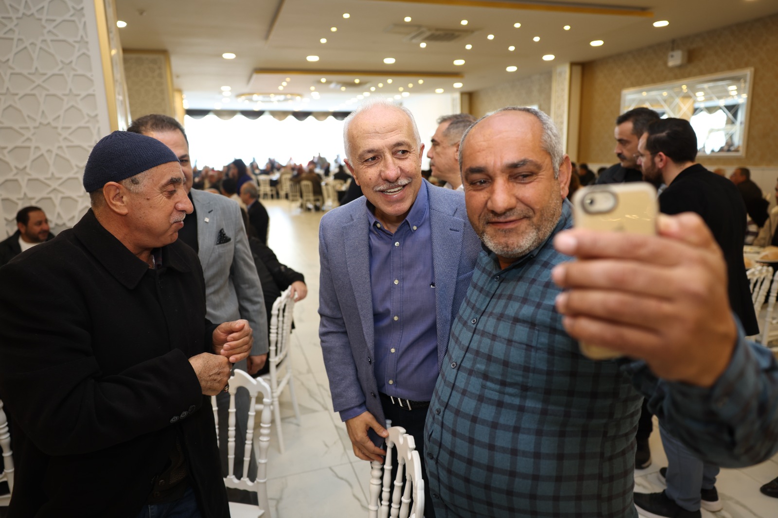 Akdeniz Belediye Başkanı M.