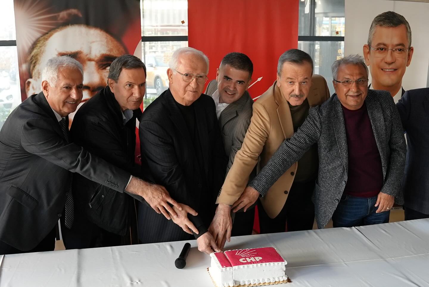 ‘Köklerinden filizlerine bir çınarın dallarıyız’ Önceki dönem CHP İl