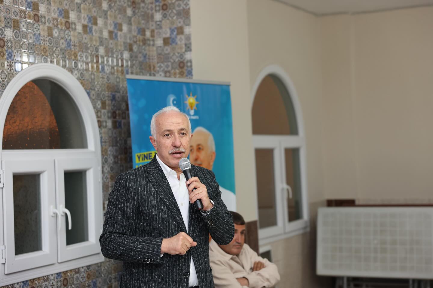 Akdeniz Belediye Başkanı Mustafa