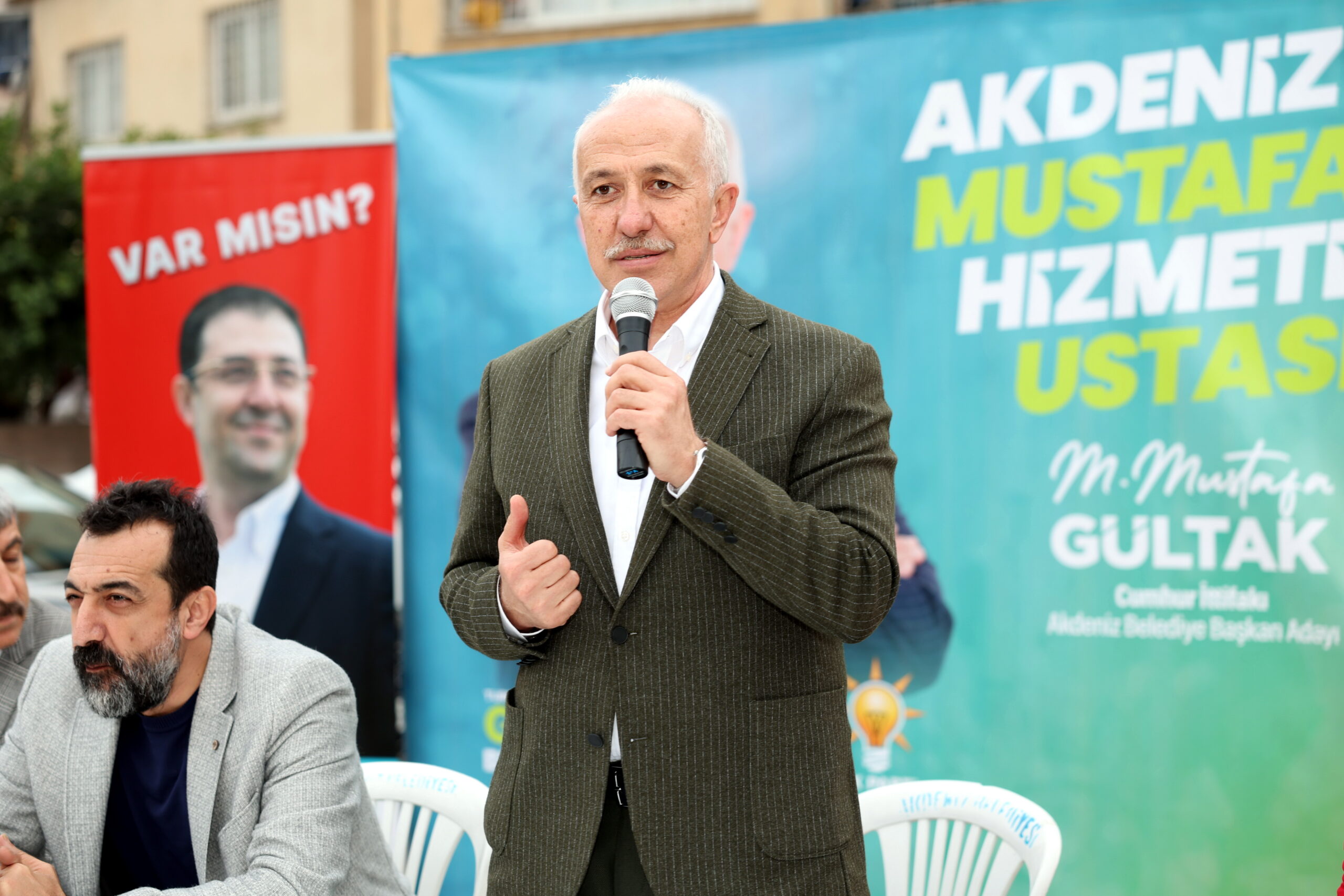 Akdeniz Belediye Başkanı Mustafa