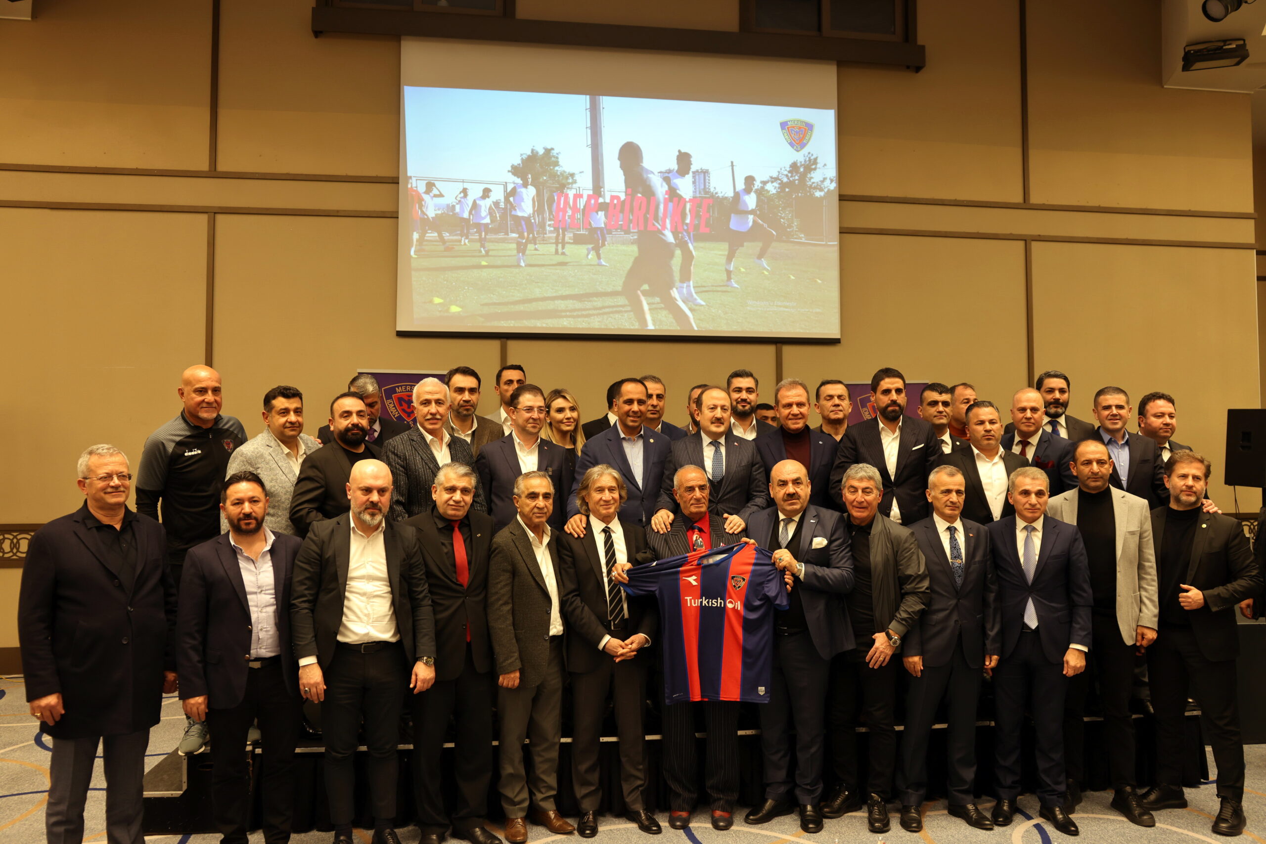 Akdeniz Belediye Başkanı M.