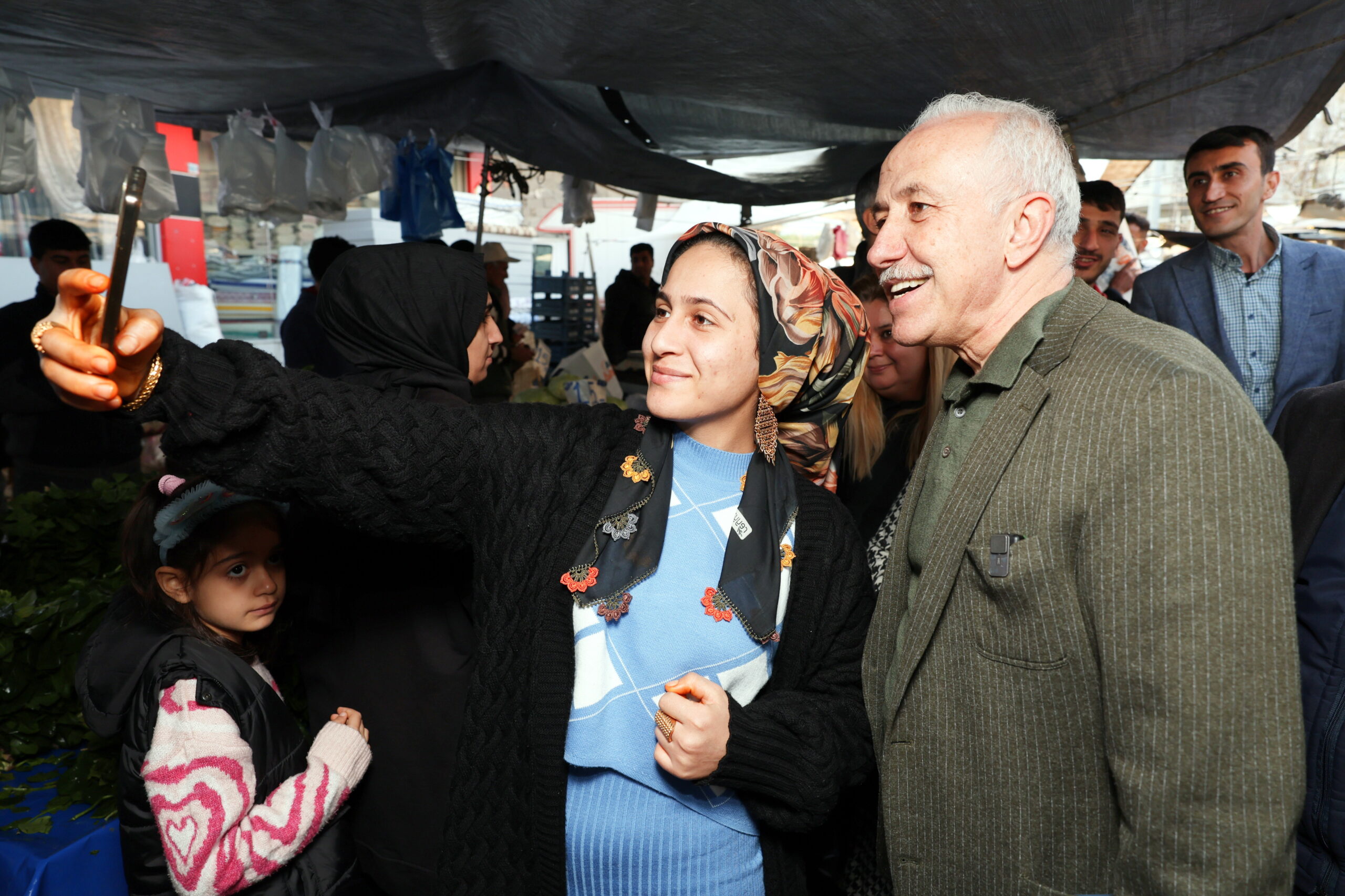 Akdeniz Belediye Başkanı M.