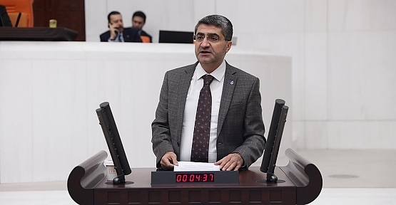 DEVA Partili Ekmen’den seçmene çağrı: “Lütfen sandığa küsmeyin, demokratik tercihinizi yapın!” Mersin’de saha çalışmalarını sürdüren