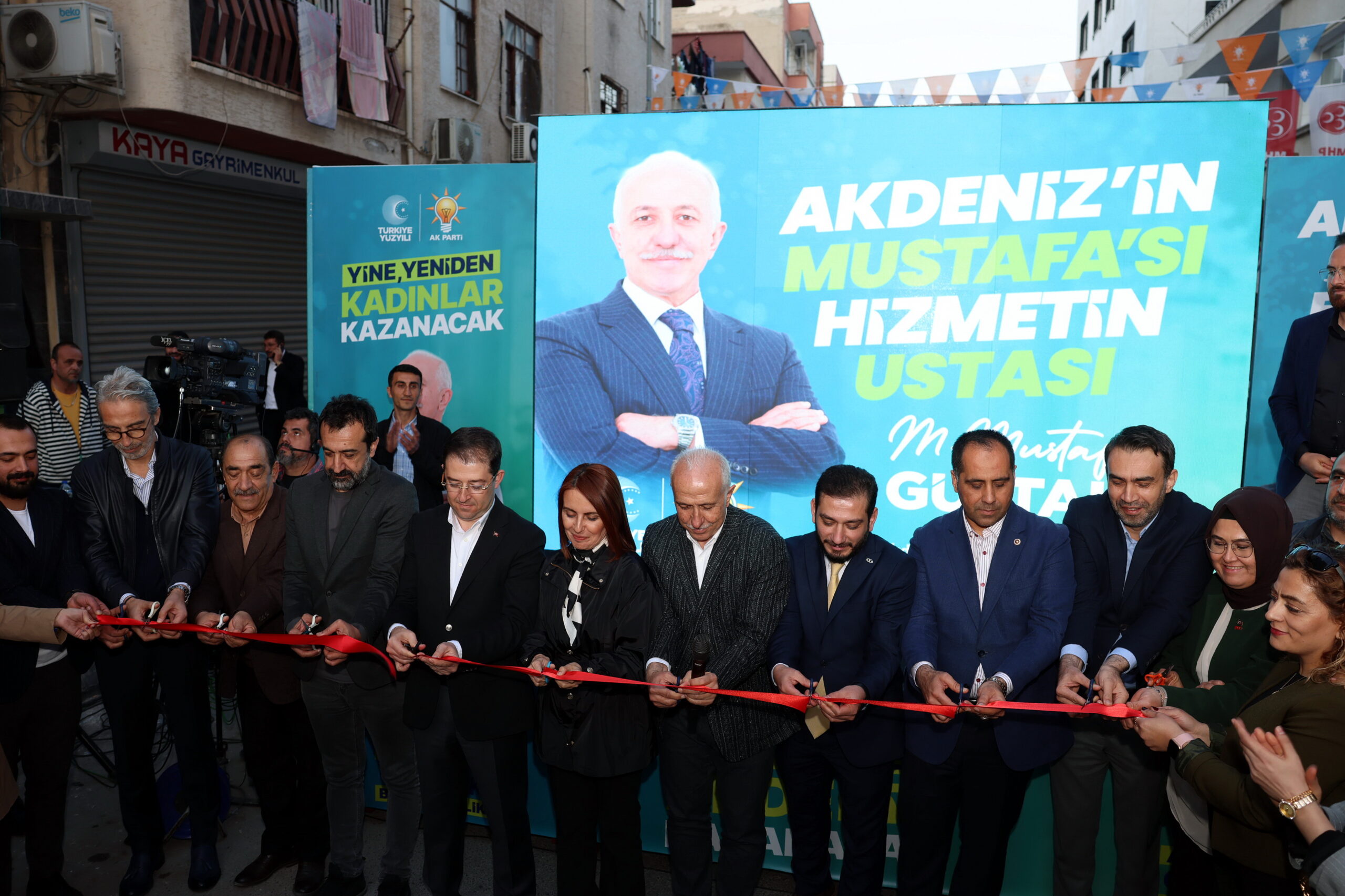 Akdeniz Belediye Başkanı ve