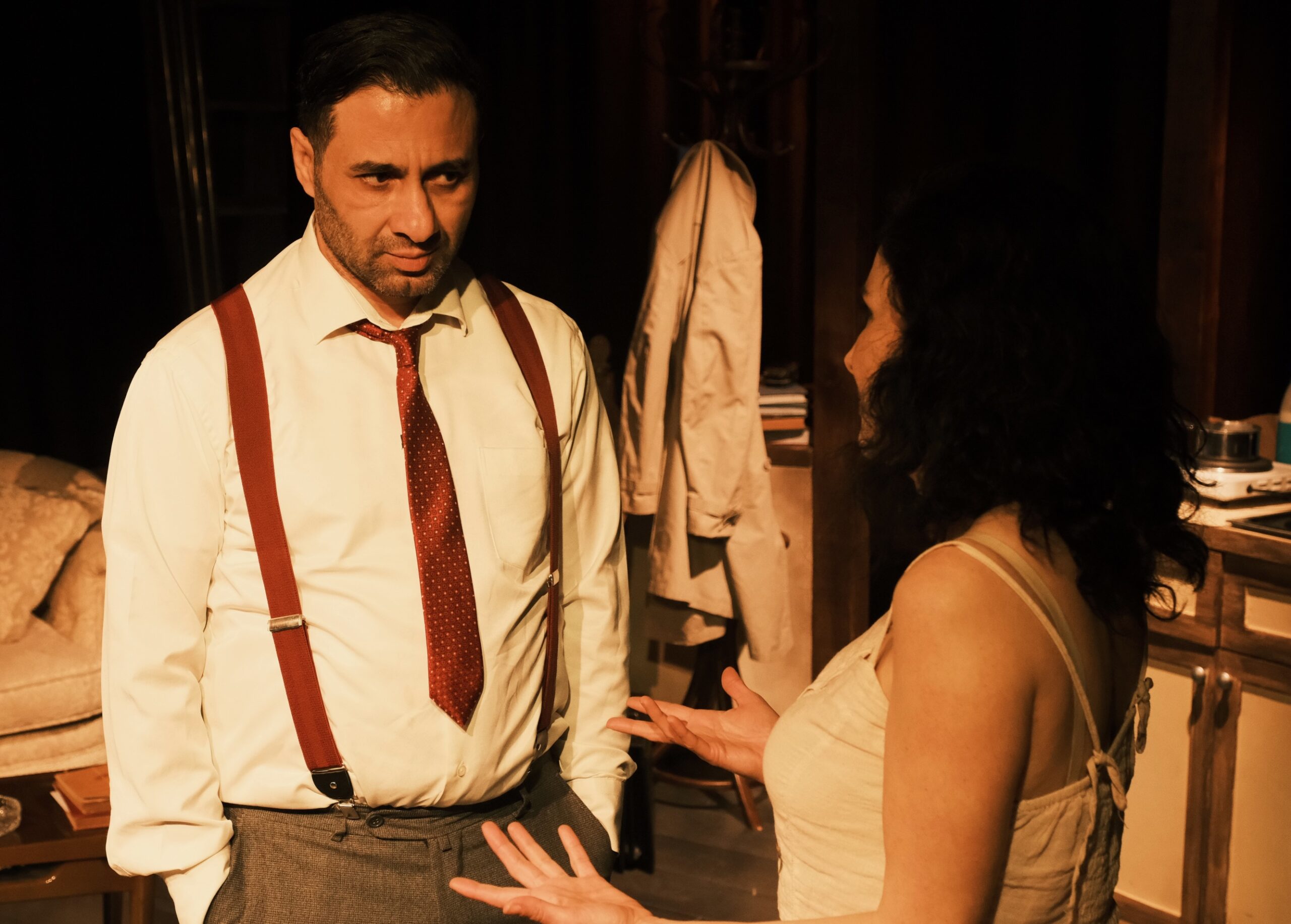 İsmail Dündar yeni oyunu “Salıncakta İki Kişi” ile Tiyatro Sahnelerinde… Amerikalı oyun ve senaryo