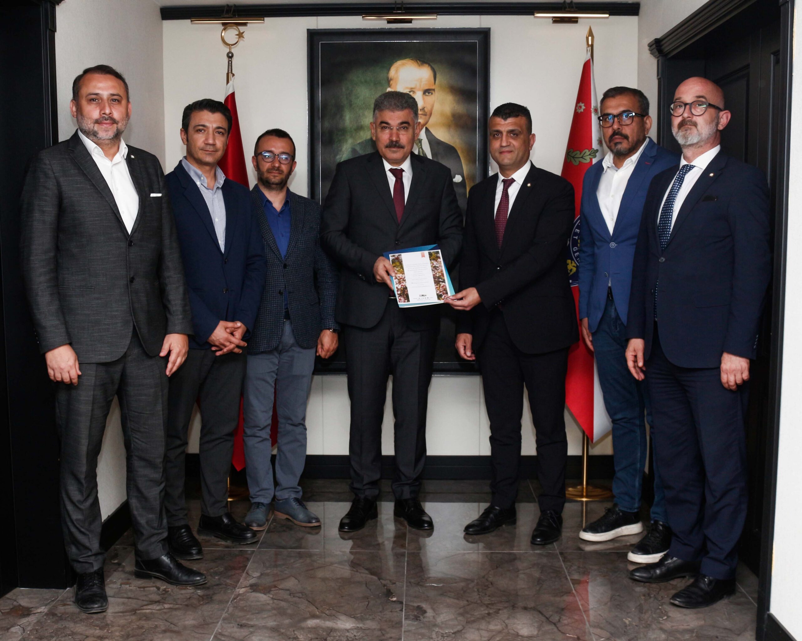 MERSİN BAROSU’NDAN, İL EMNİYET MÜDÜRÜ KARABÖRK’E ZİYARET Mersin Barosu Başkanı Av.