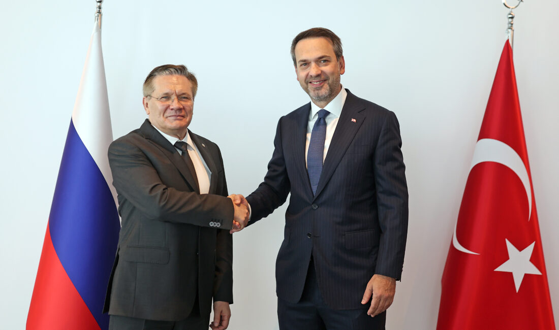Rosatom Genel Müdürü Alexey Likhachev, Türkiye Cumhuriyeti Enerji ve Tabii Kaynaklar Bakanı Alparslan Bayraktar ile bir araya geldi