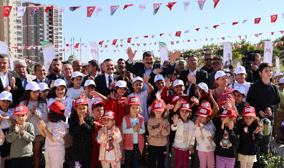 Defne Koruluğu’nun açılışında konuşan